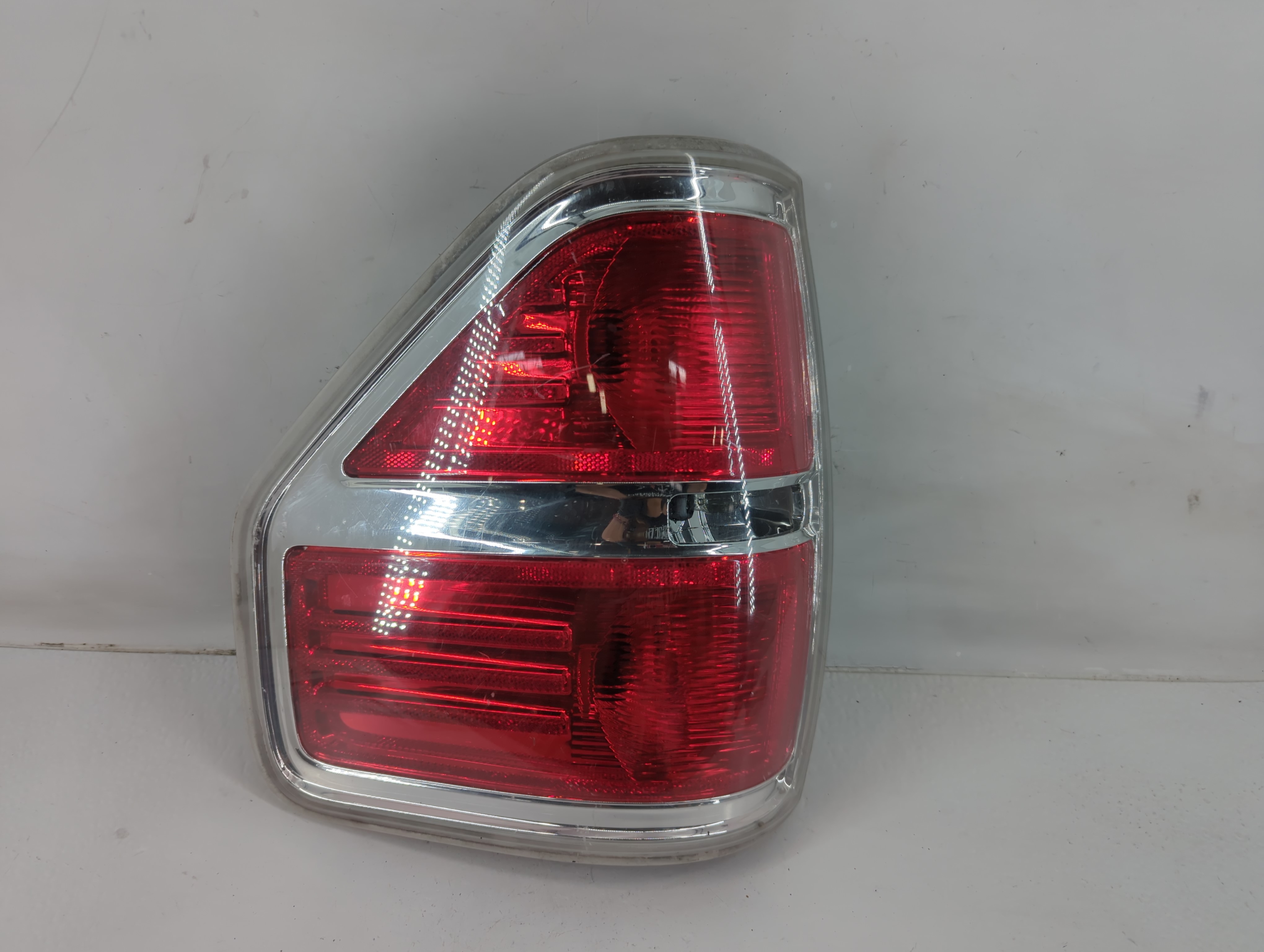 Picture of 2009-2014 Ford F-150 Passenger Right Side Tail Light Taillight Oem 1117856