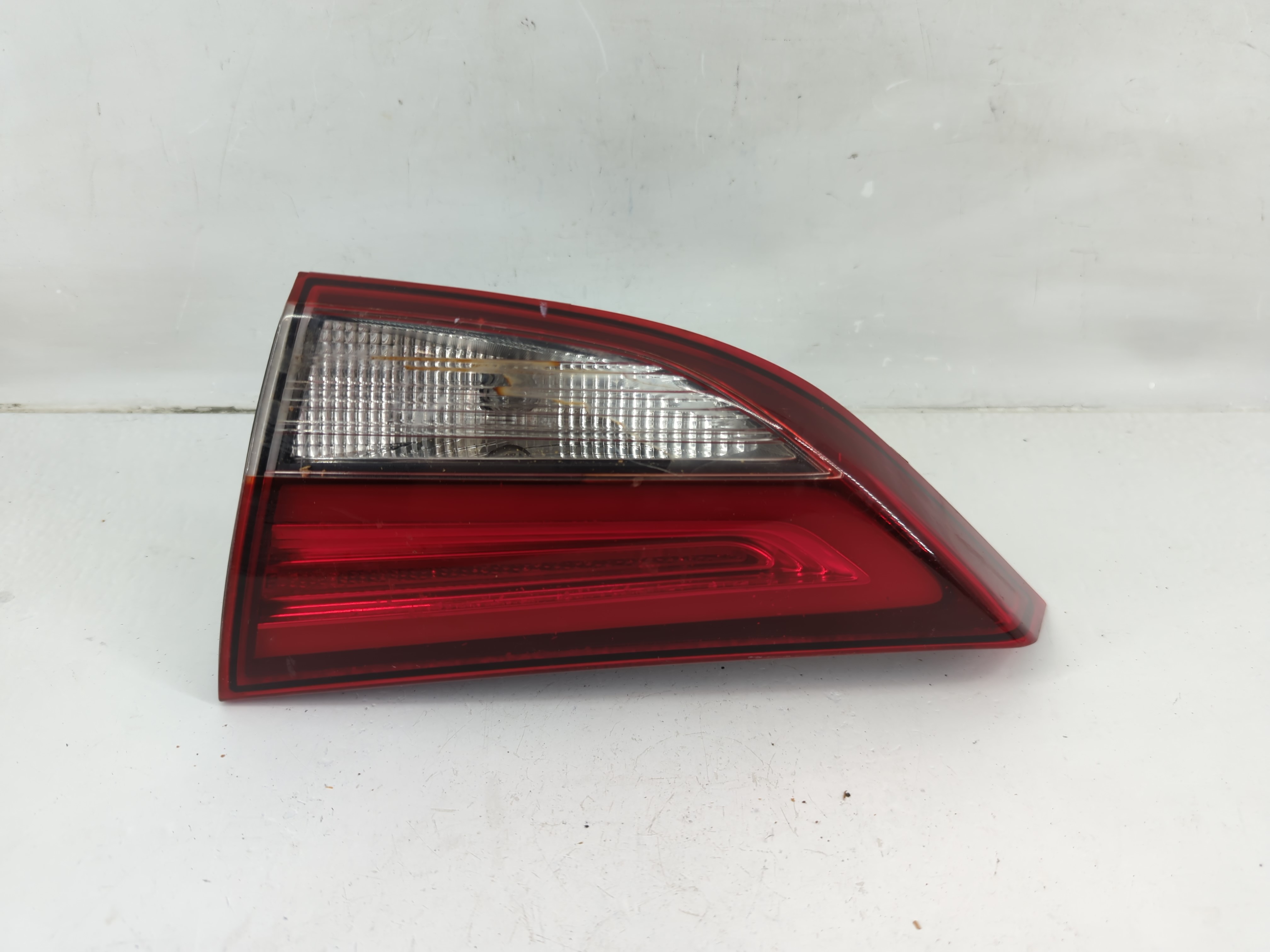 Picture of 2014-2016 Hyundai Elantra Passenger Right Side Tail Light Taillight Oem 1117857