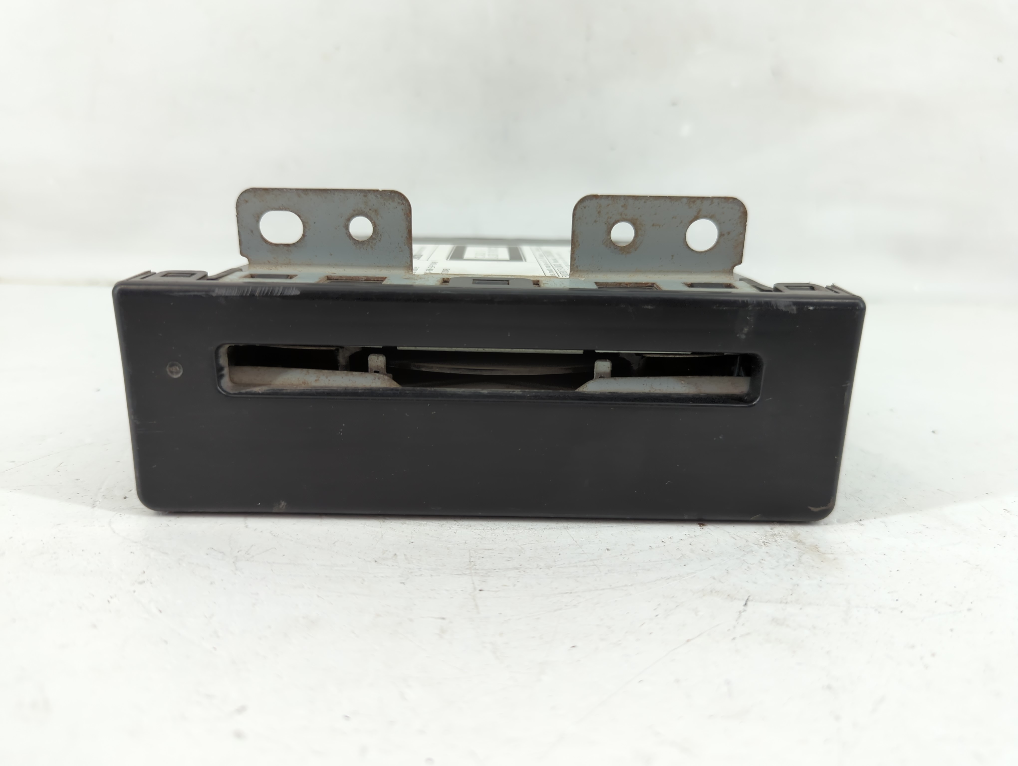 Chevrolet Suburban Am Fm Cd Player Radio Receiver 1117867 - Oemusedautoparts1.com