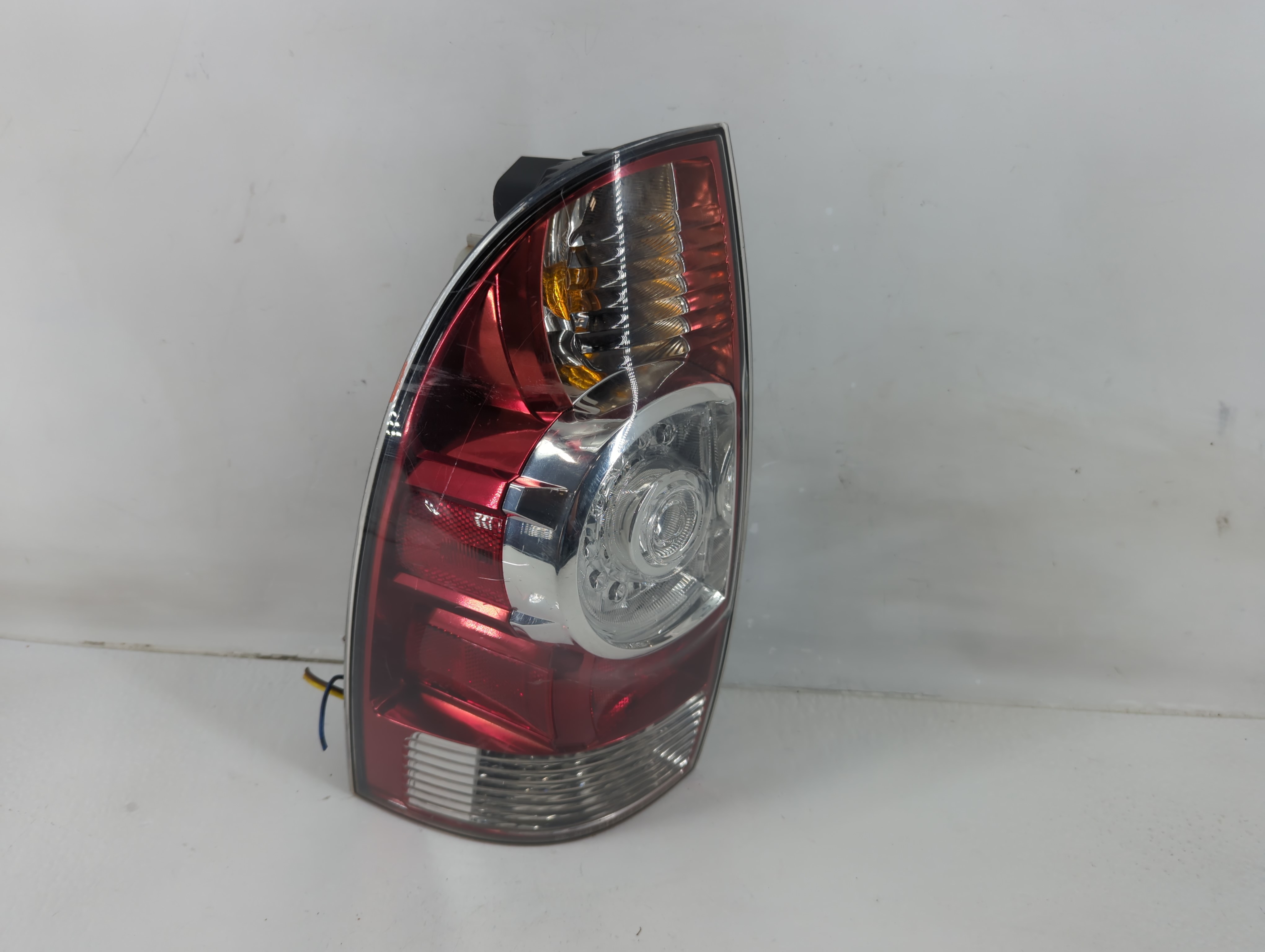 Picture of 2008-2015 Toyota Tacoma Driver Left Side Tail Light Taillight Oem 1117875