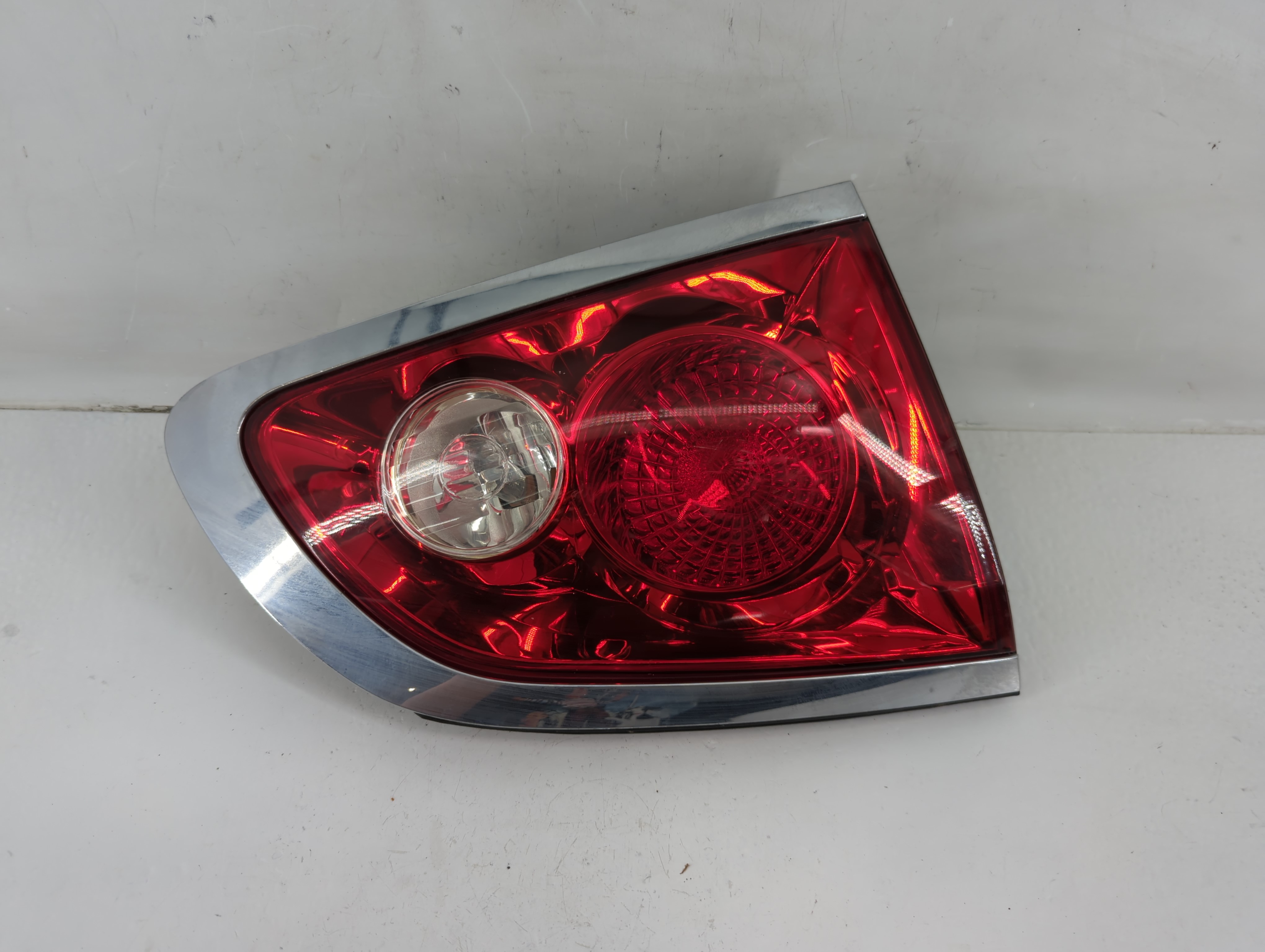 Picture of 2008-2012 Buick Enclave Passenger Right Side Tail Light Taillight Oem 1117880