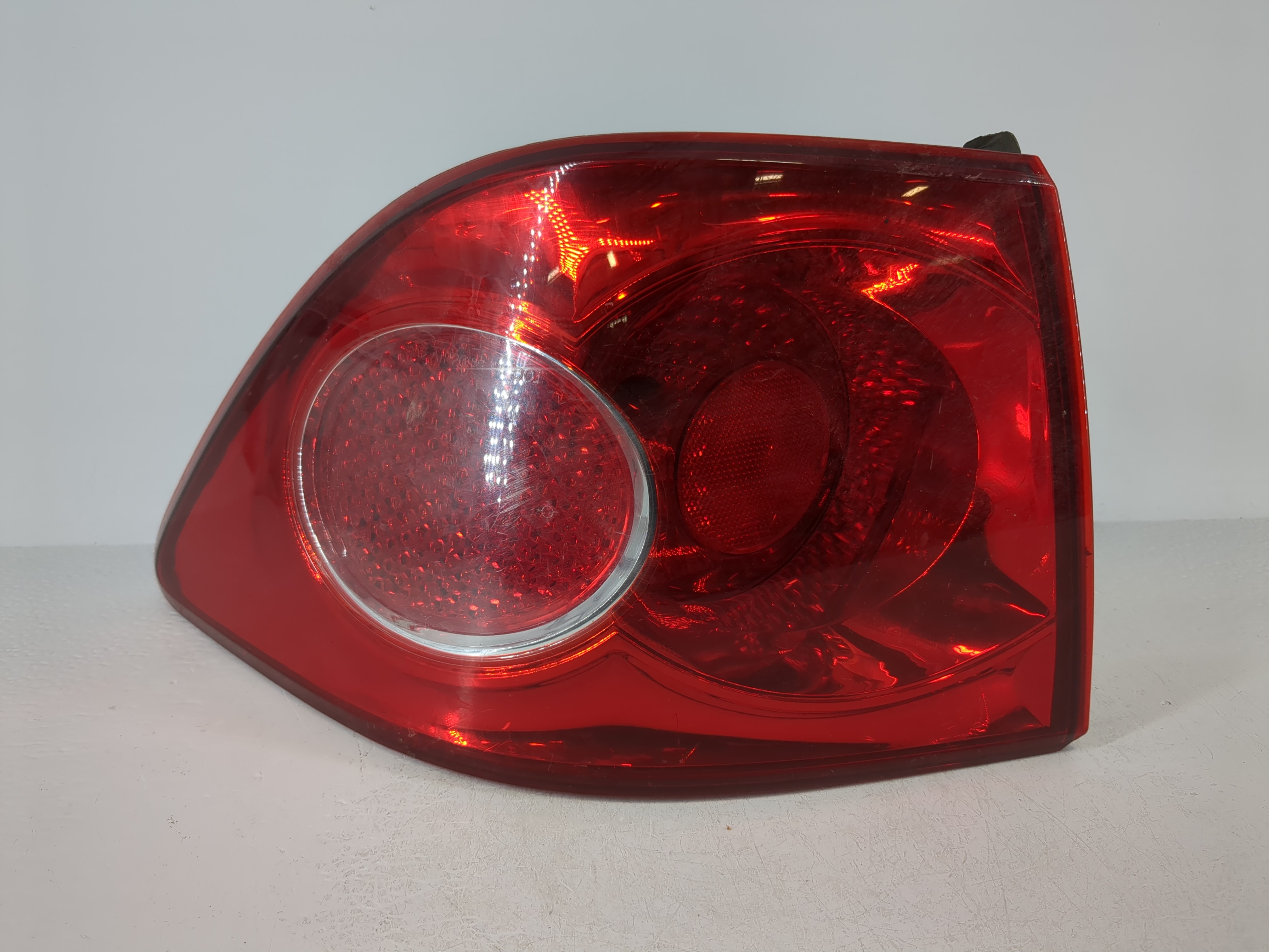 Picture of 2006-2008 Kia Optima Driver Left Side Tail Light Taillight Oem 1117886