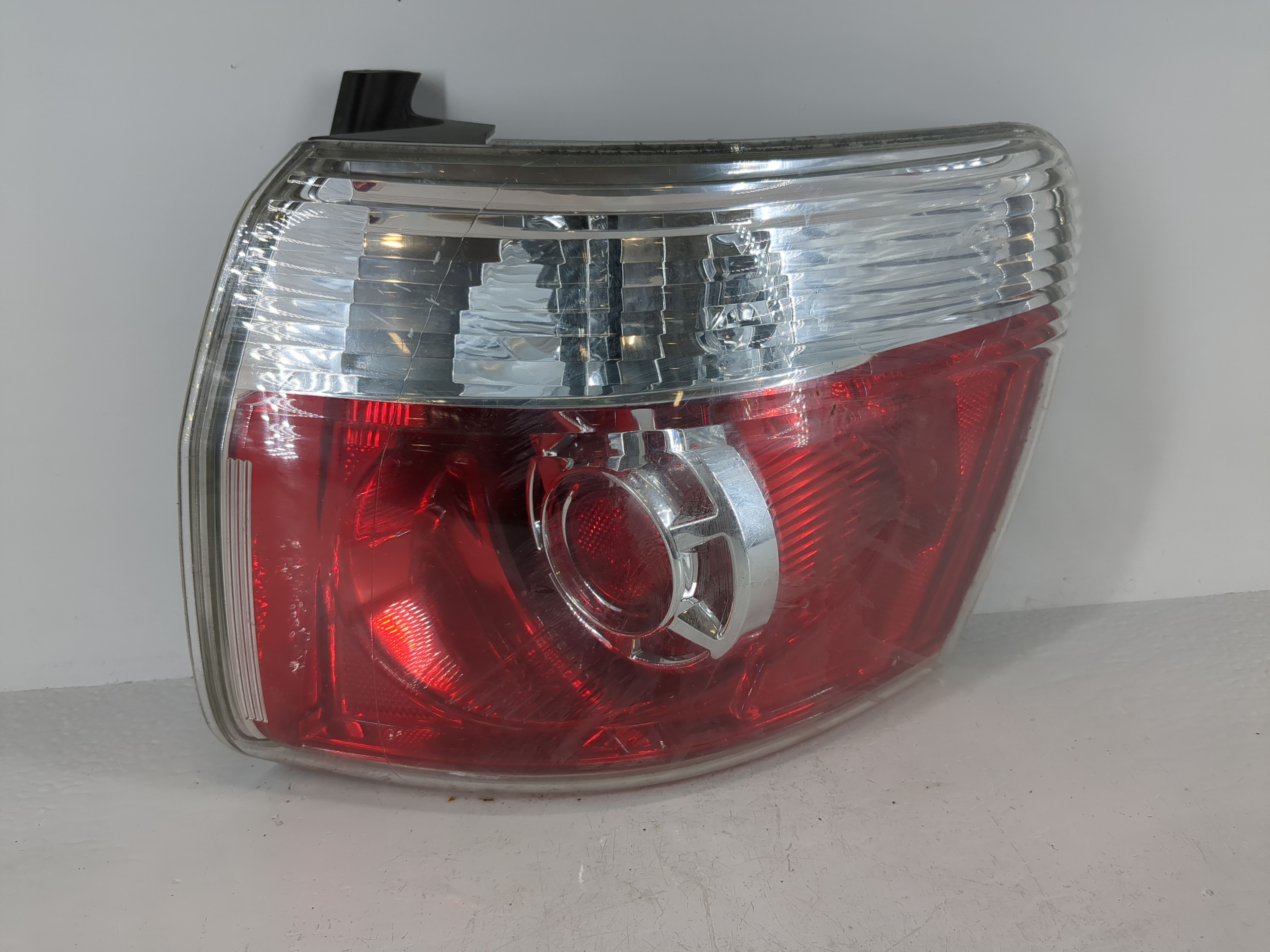 2007-2012 Gmc Acadia Passenger Right Side Tail Light Taillight Oem 1117887 - Oemusedautoparts1.com