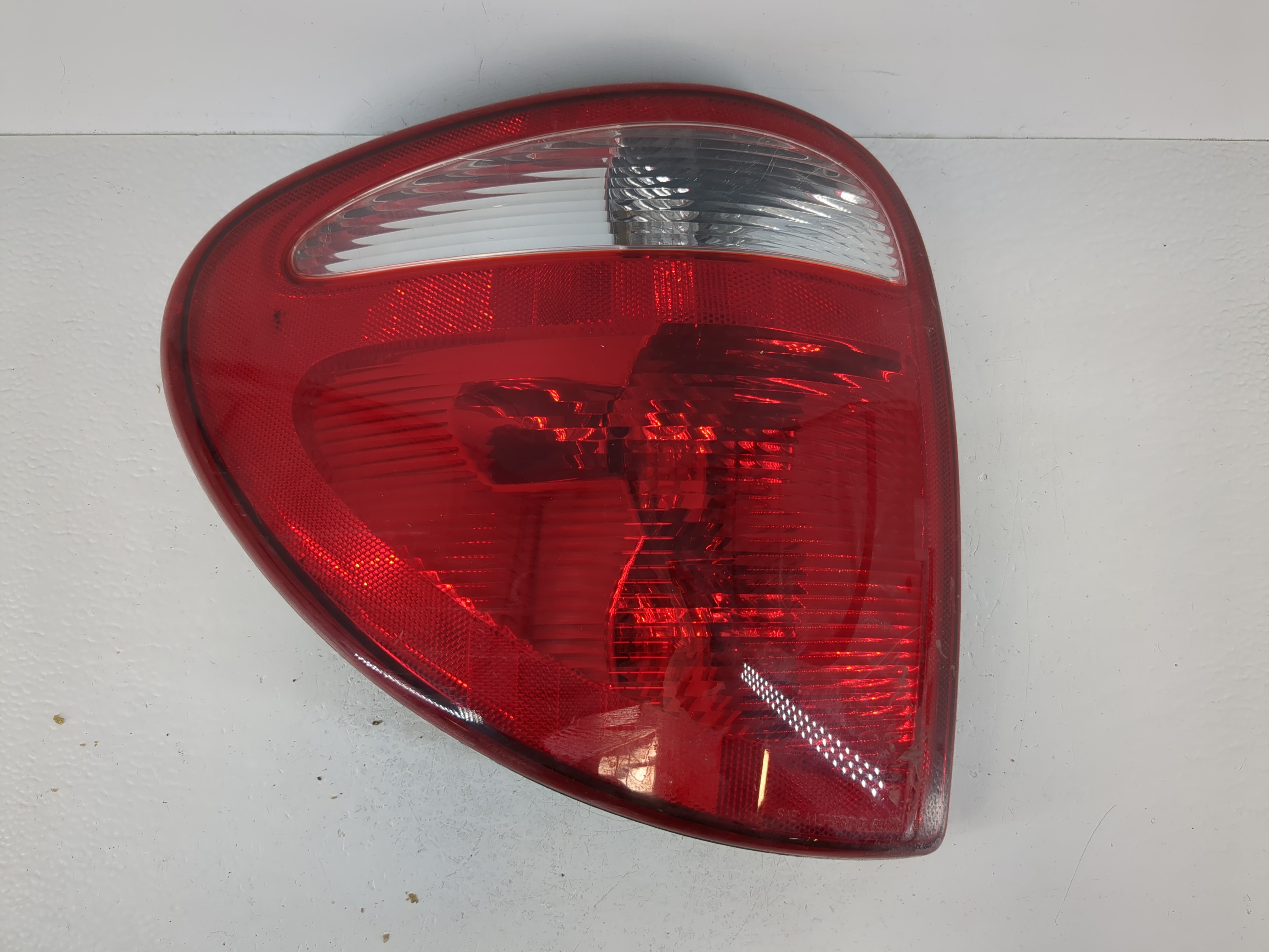 Picture of 2001-2003 Dodge Caravan Driver Left Side Tail Light Taillight Oem 1117888
