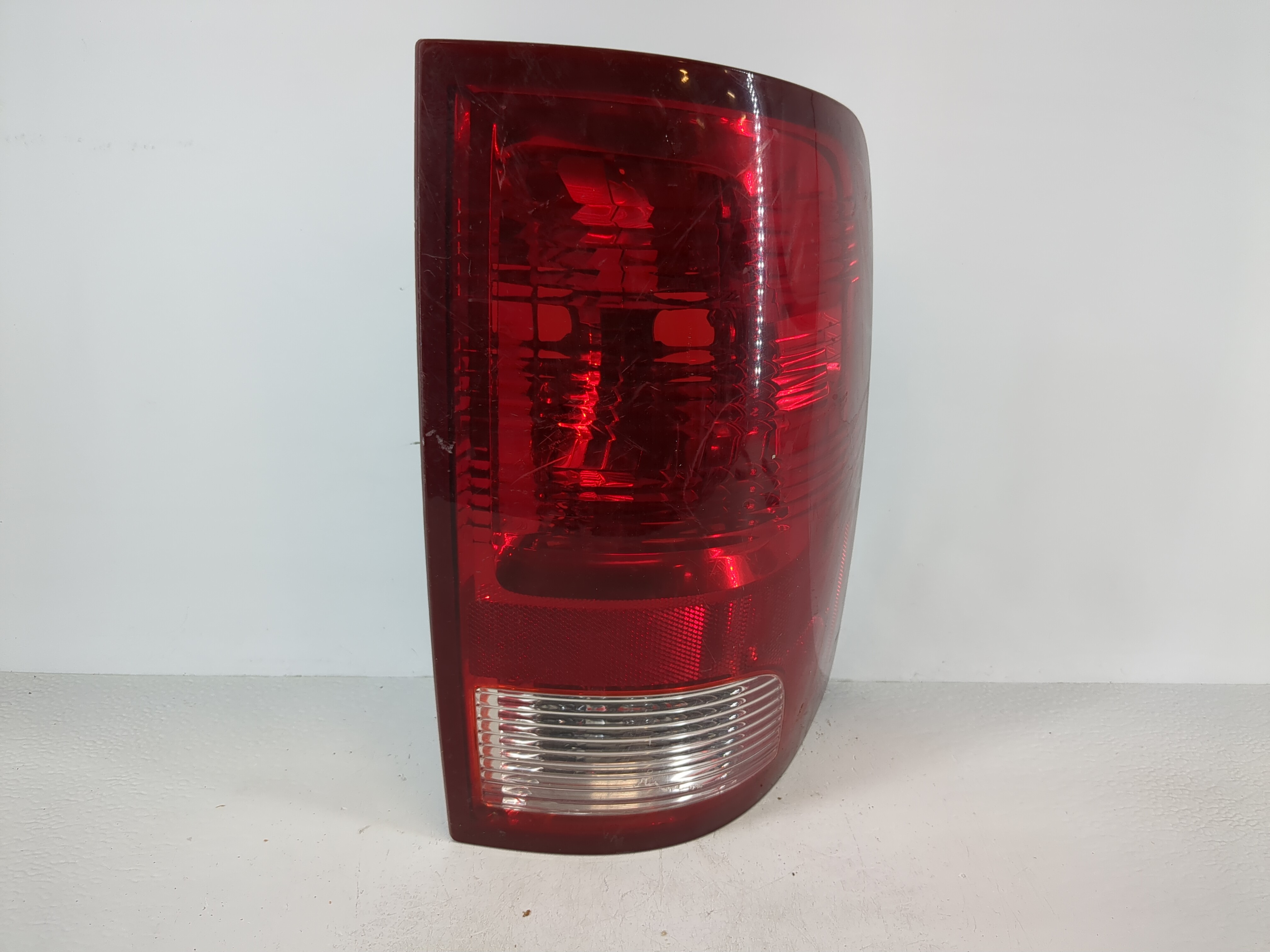 Dodge Ram 1500 Passenger Right Side Tail Light Taillight Oem 1117889 - Oemusedautoparts1.com