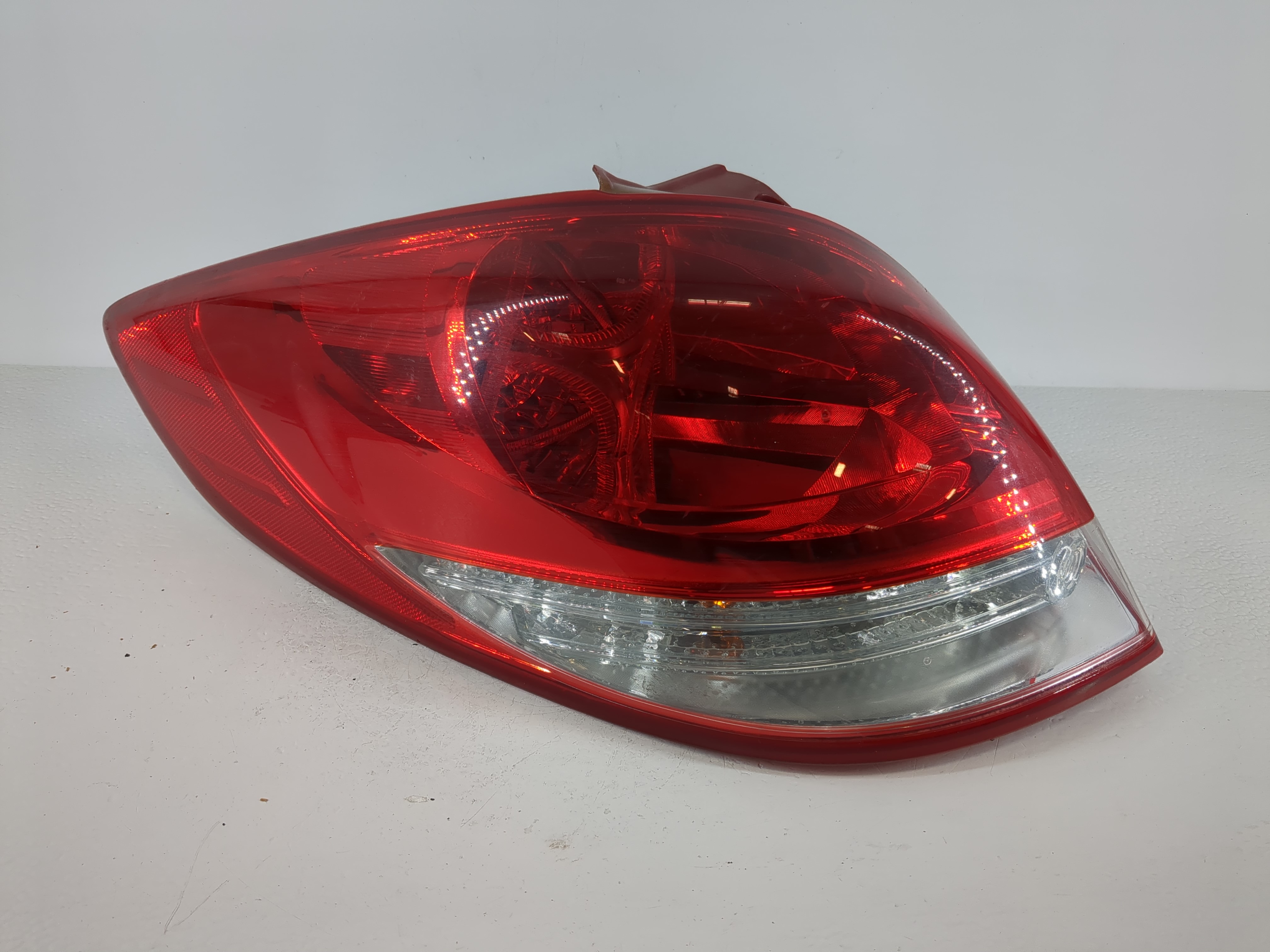 2012-2017 Hyundai Veloster Driver Left Side Tail Light Taillight Oem 1117933 - Oemusedautoparts1.com