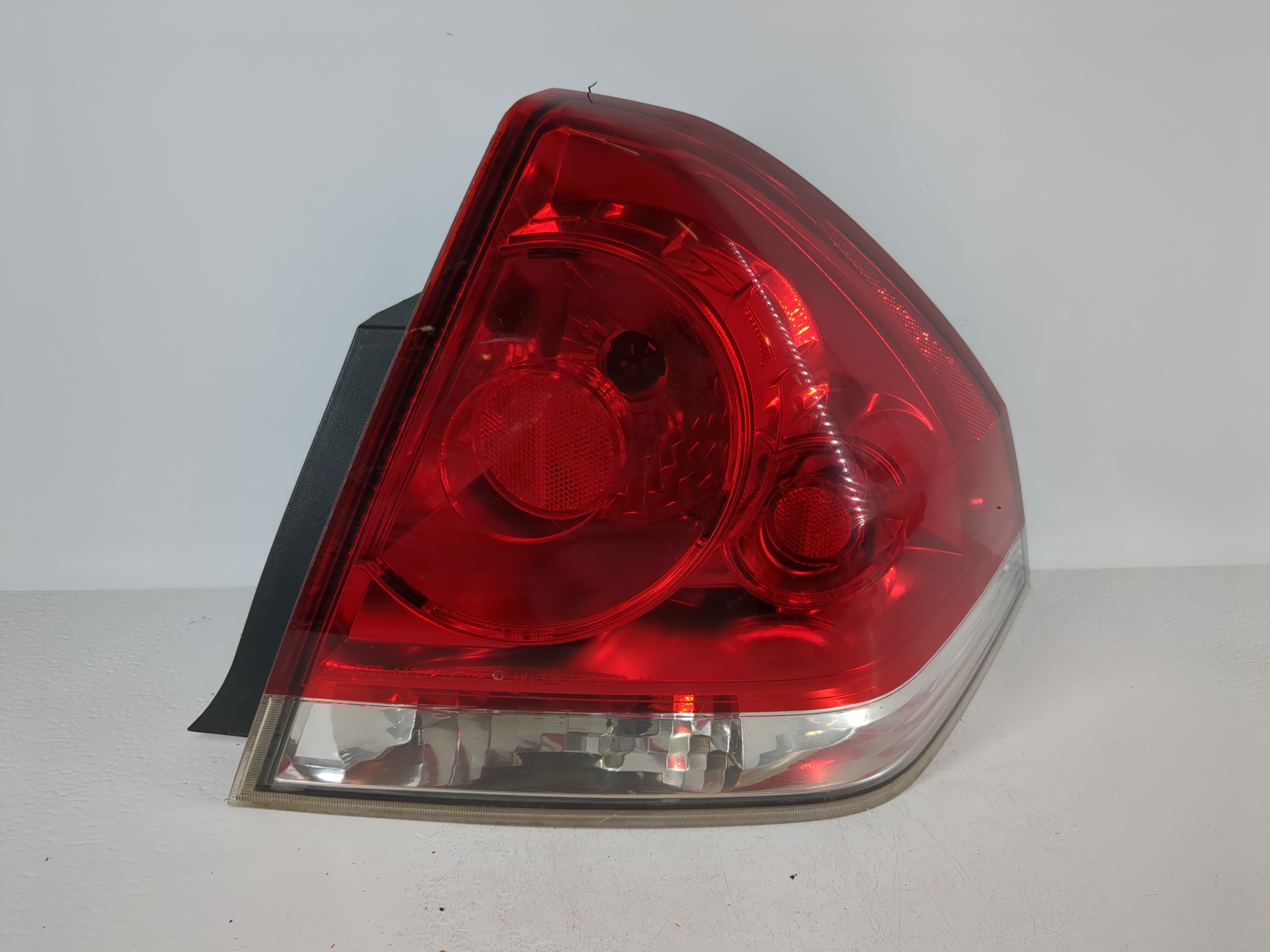 Picture of 2006-2016 Chevrolet Impala Passenger Right Side Tail Light Taillight Oem 1117939