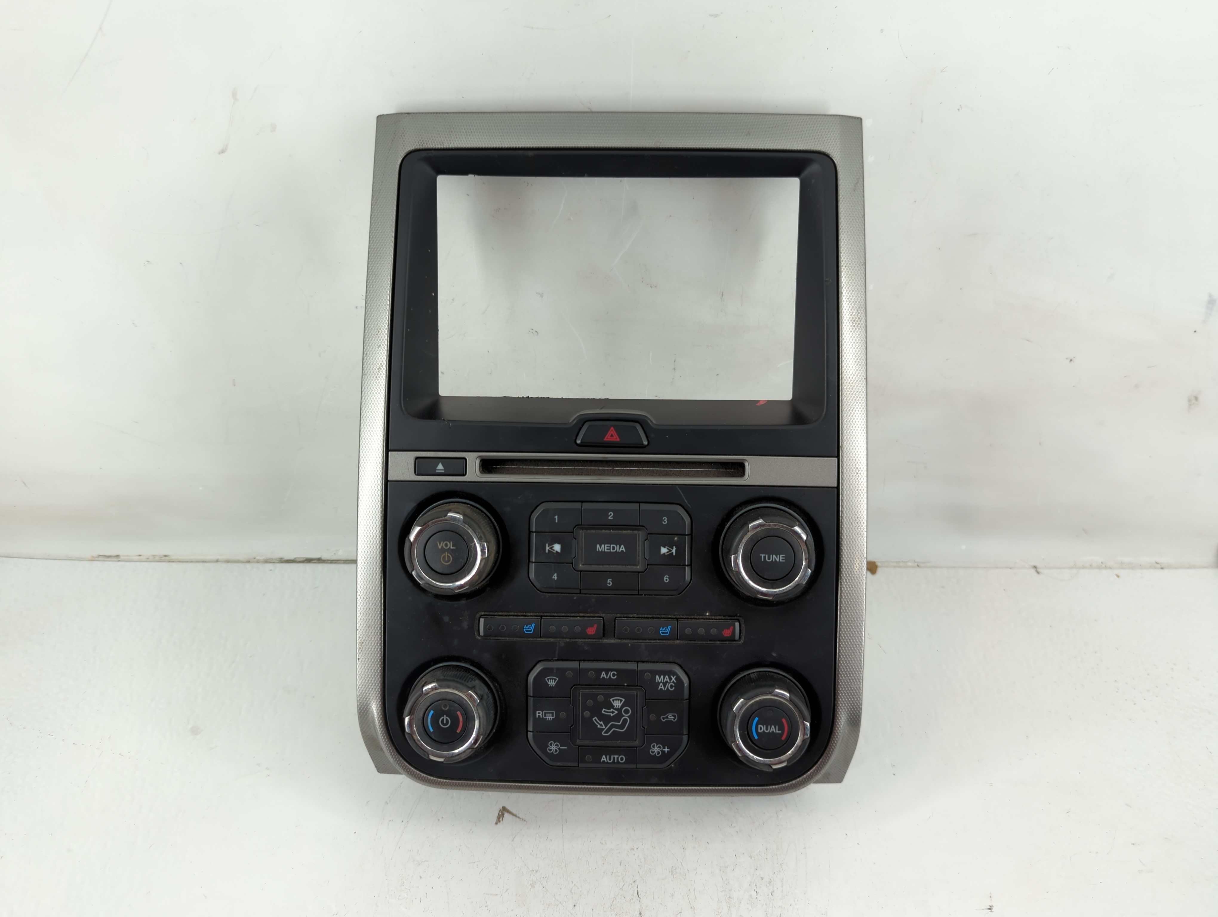 Picture of 2016 Ford Expedition Am Fm Cd Player Radio Receiver 1117966