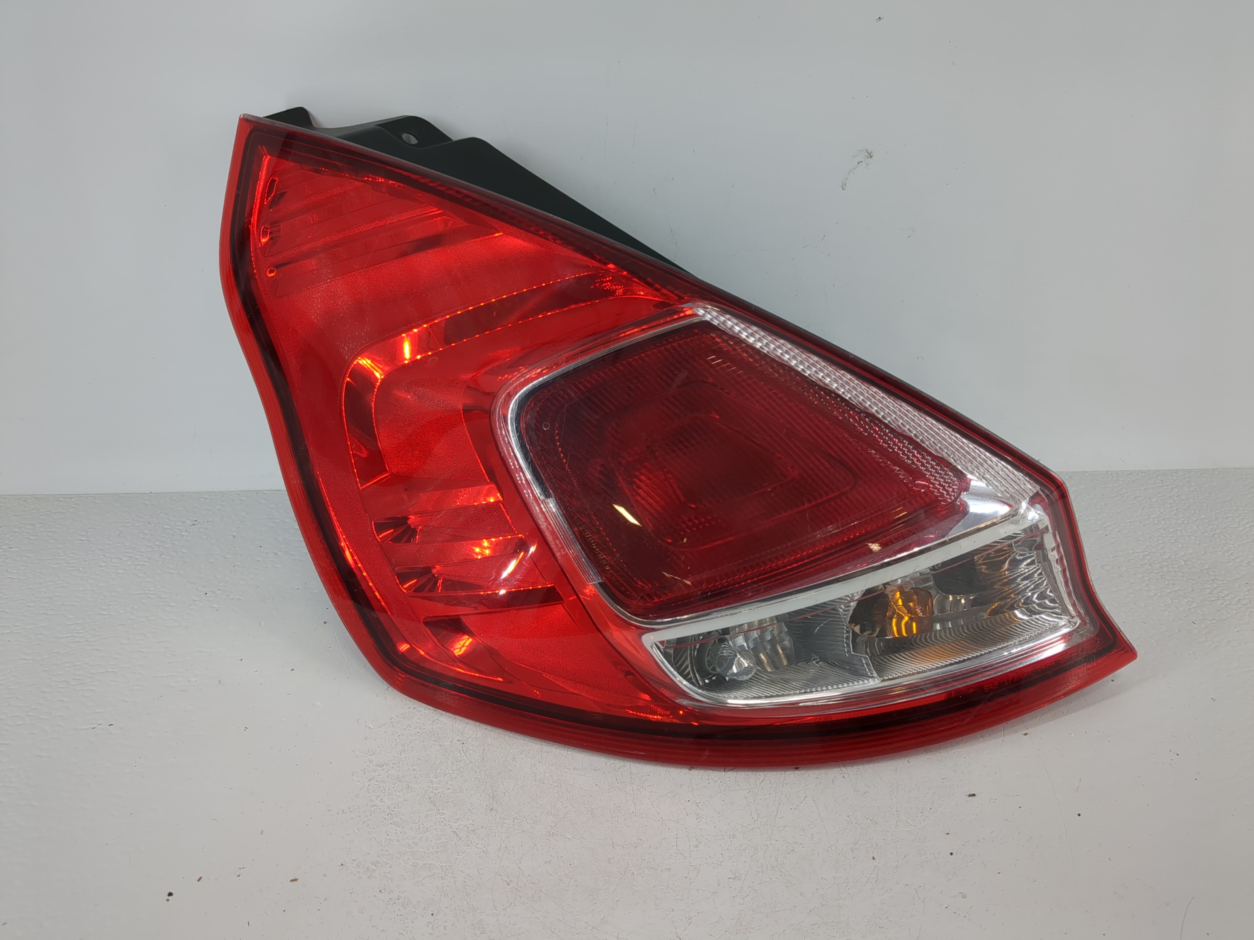 2014-2019 Ford Fiesta Driver Left Side Tail Light Taillight Oem 1117976 - Oemusedautoparts1.com