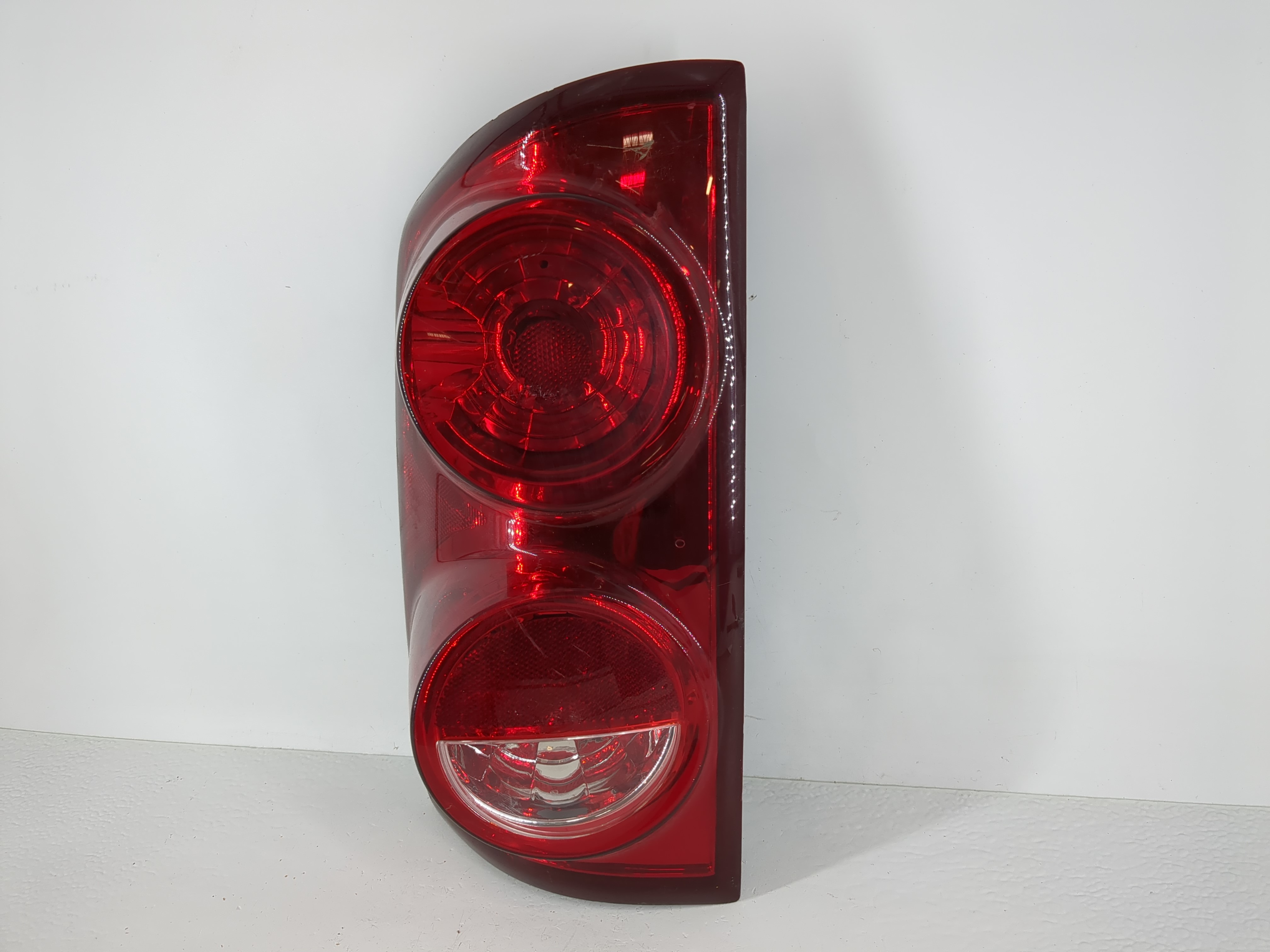 2007-2008 Dodge Ram 1500 Driver Left Side Tail Light Taillight Oem 1117977 - Oemusedautoparts1.com