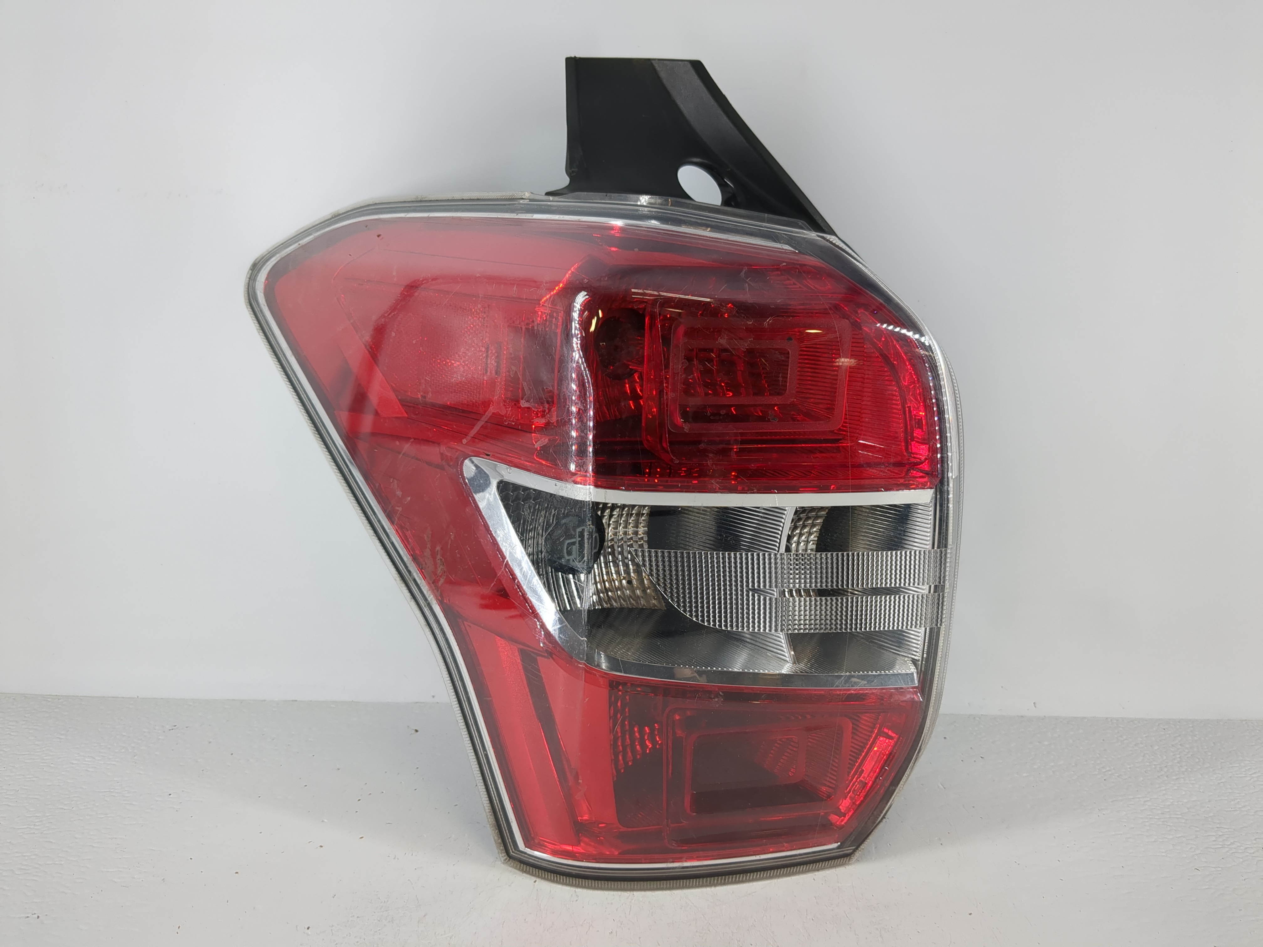 Picture of 2014 Subaru Forester Driver Left Side Tail Light Taillight Oem 1117978