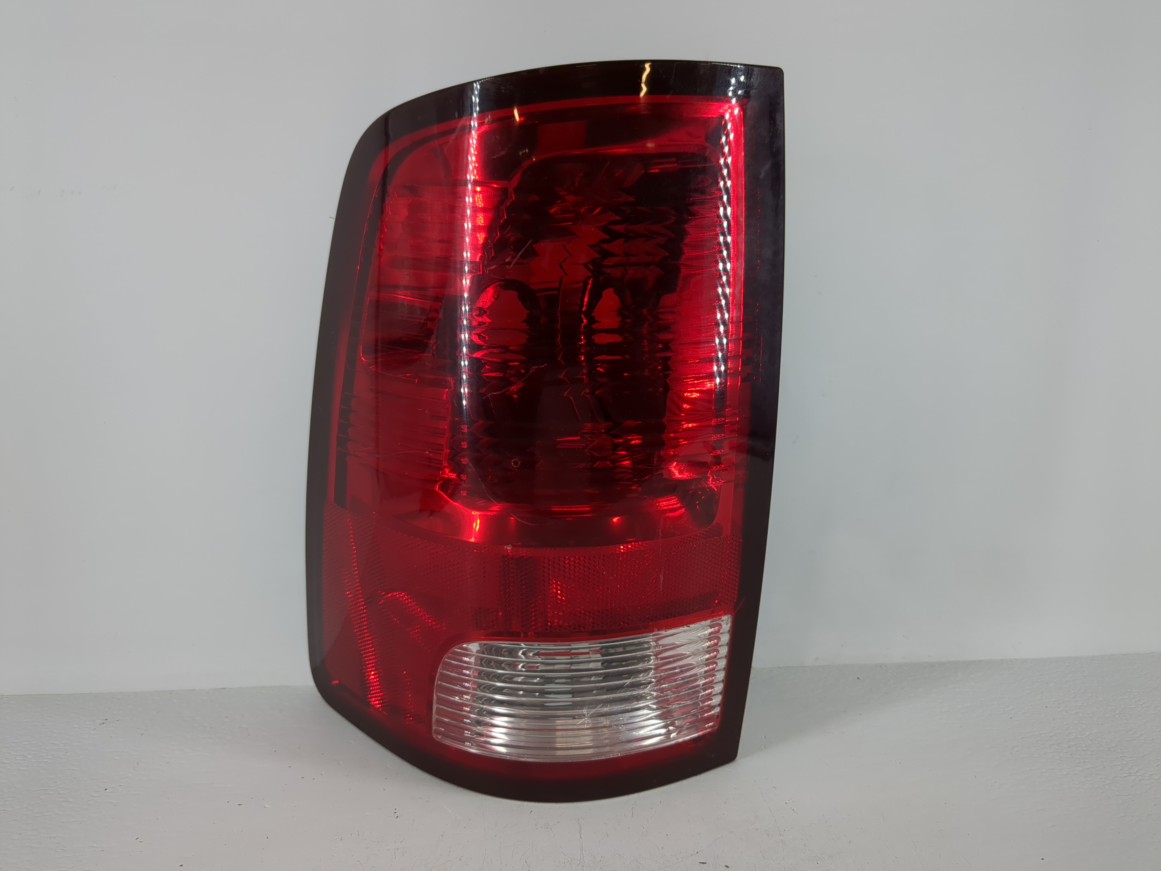 Dodge Ram 1500 Driver Left Side Tail Light Taillight Oem 1117980 - Oemusedautoparts1.com