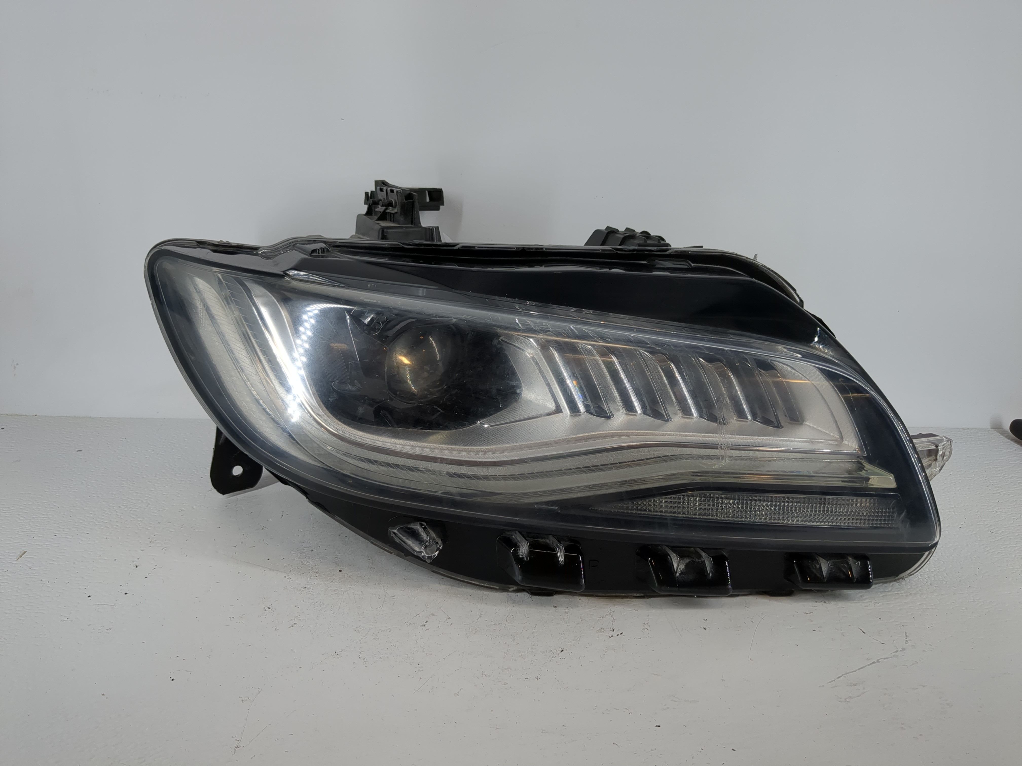 2017-2017 Lincoln Mkz Passenger Right Oem Head Light Headlight Lamp 1118064 - Oemusedautoparts1.com