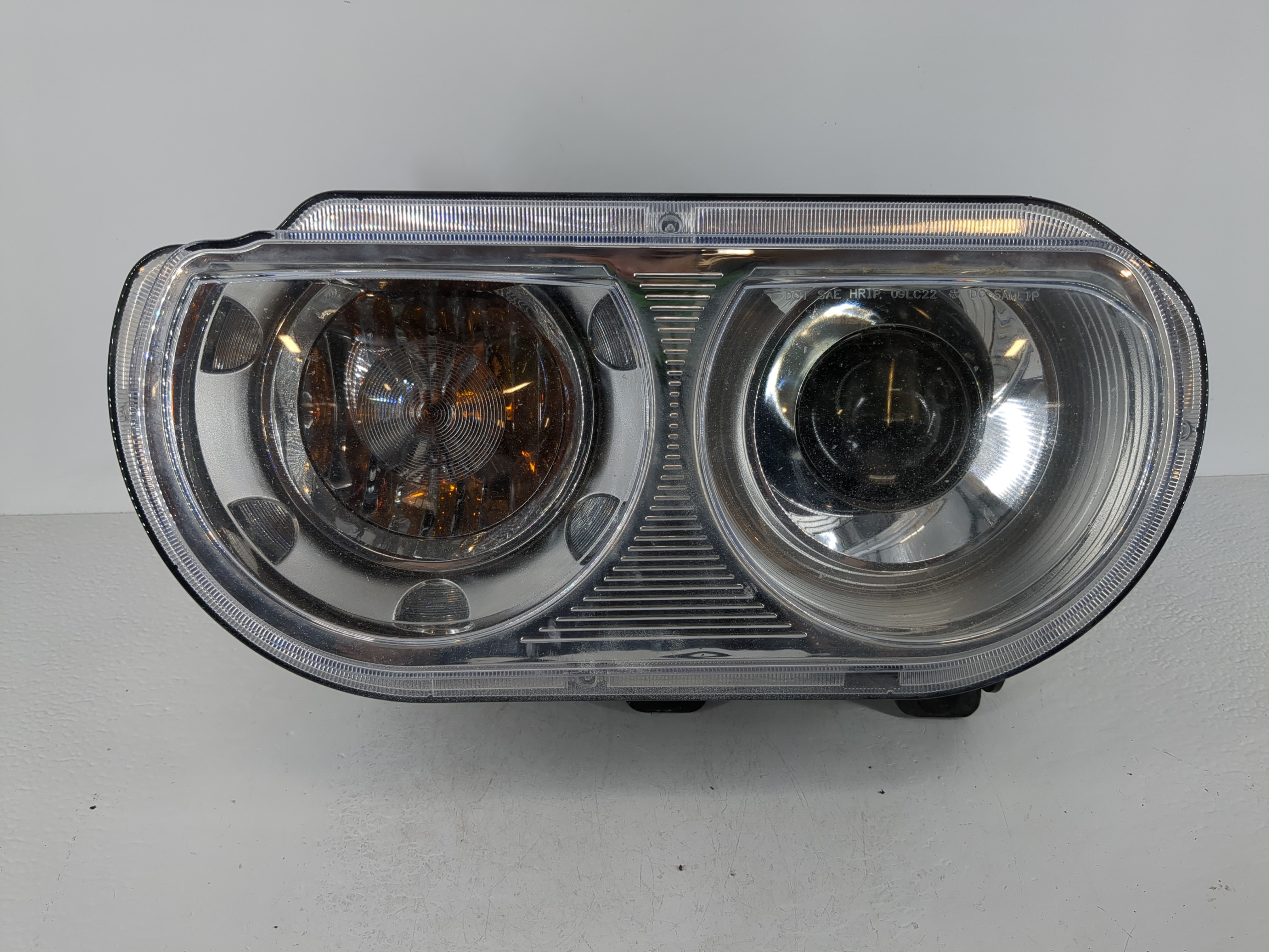 2008-2014 Dodge Challenger Driver Left Oem Head Light Headlight Lamp 1118092 - Oemusedautoparts1.com