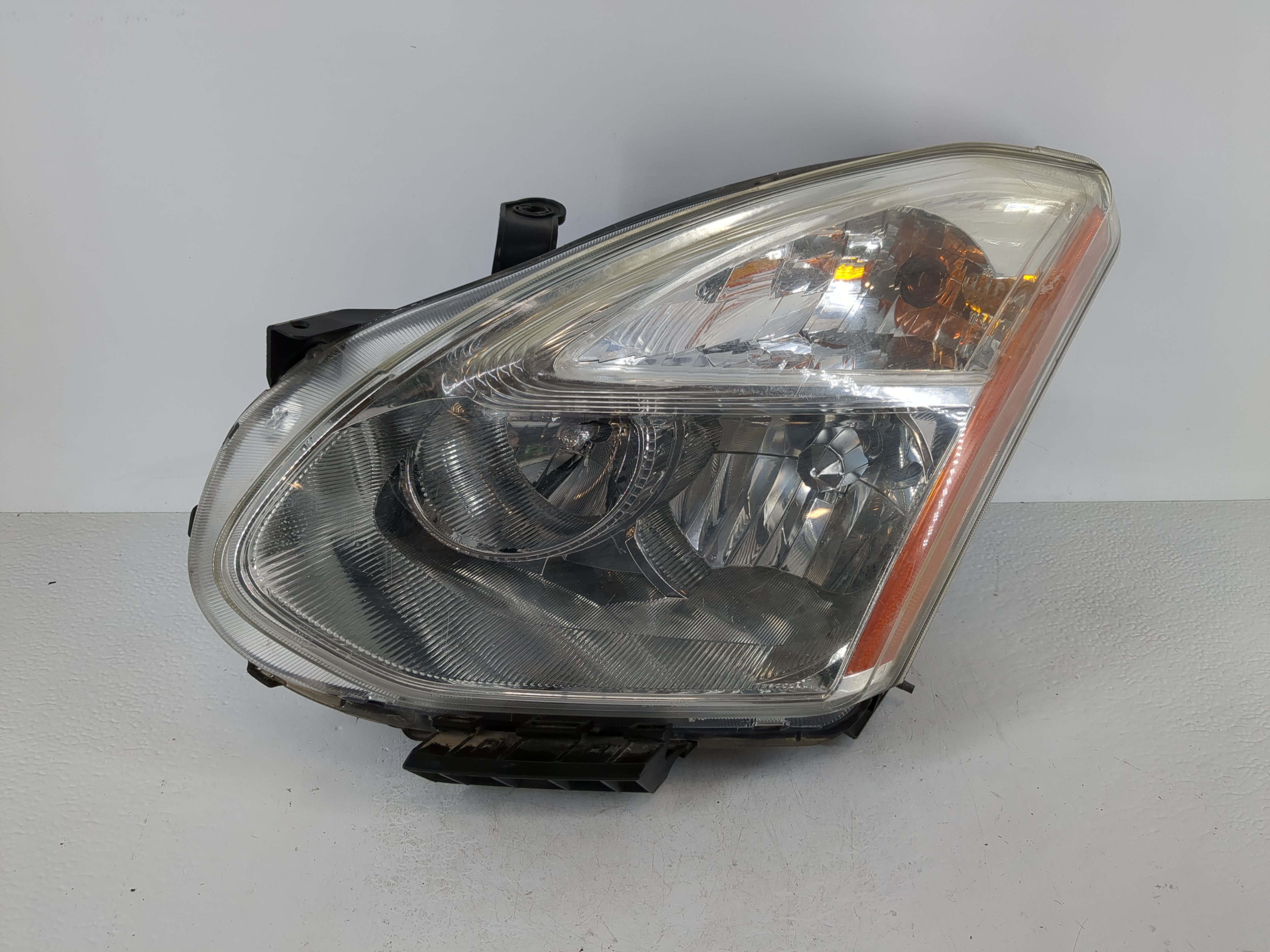 Picture of 2011-2012 Nissan Rogue Driver Left Oem Head Light Headlight Lamp 1118100
