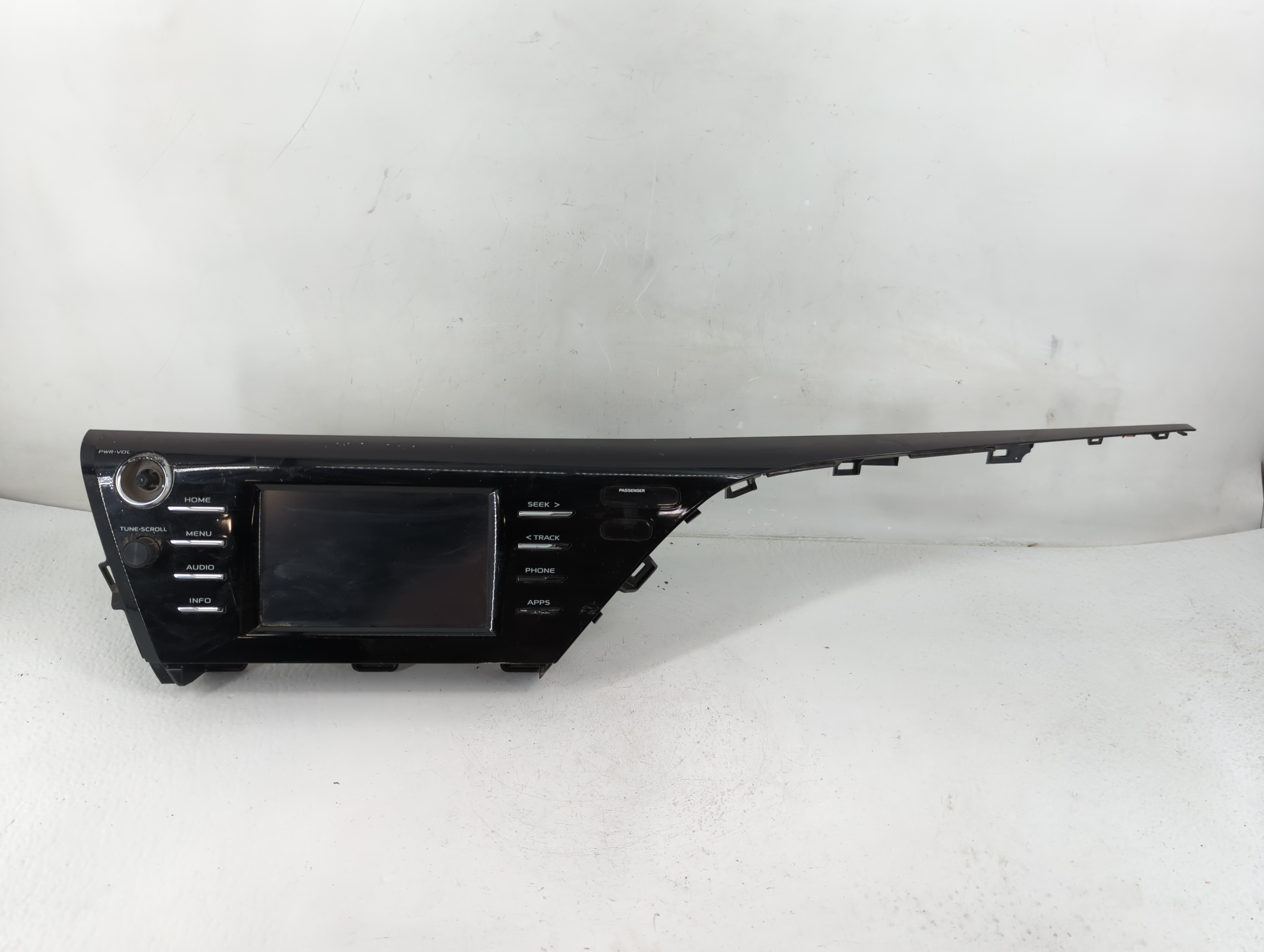 2018-2018 Toyota Camry Radio Control Panel 1118125 - Oemusedautoparts1.com