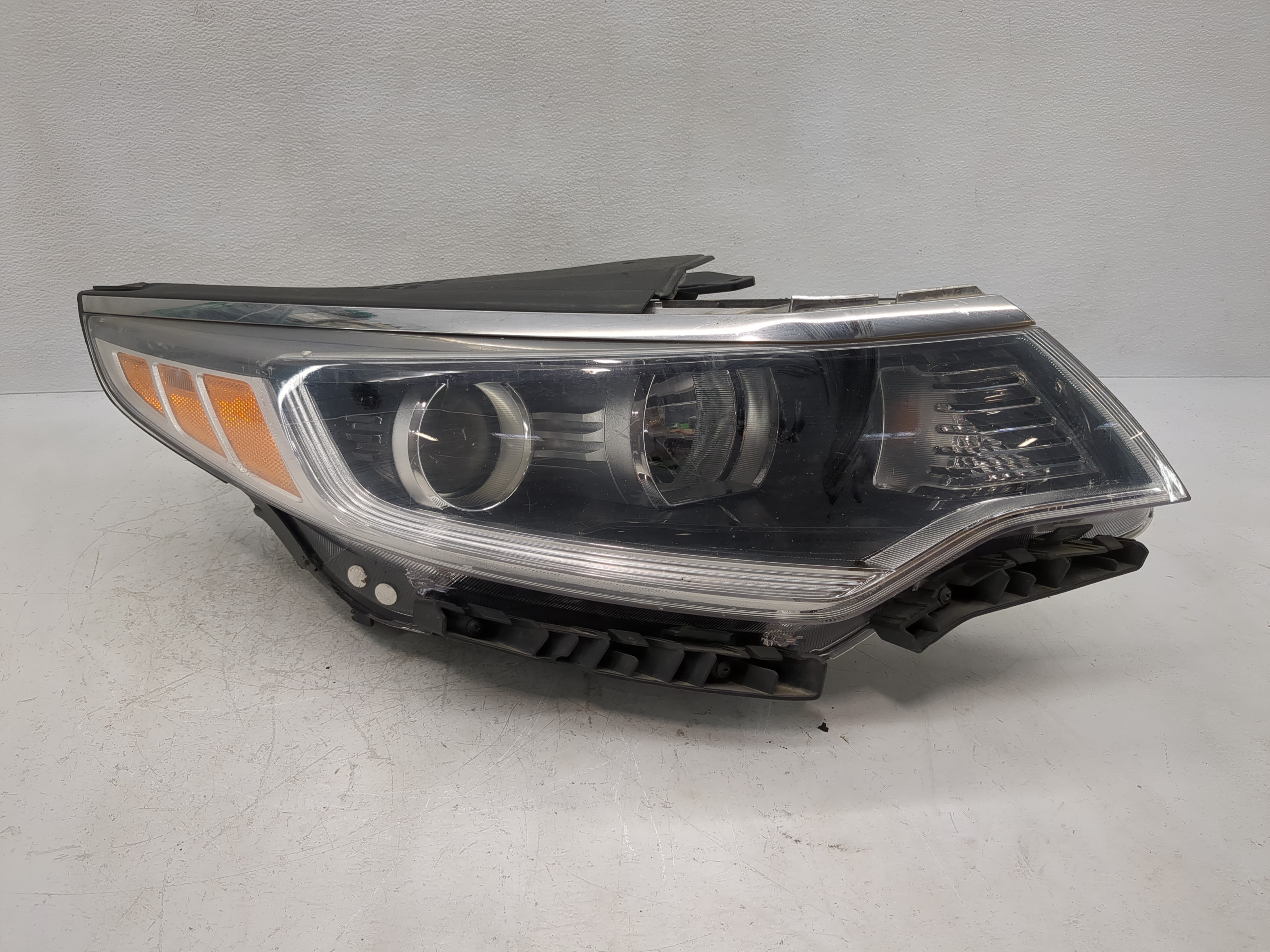 Picture of 2016-2018 Kia Optima Passenger Right Oem Head Light Headlight Lamp 1118157
