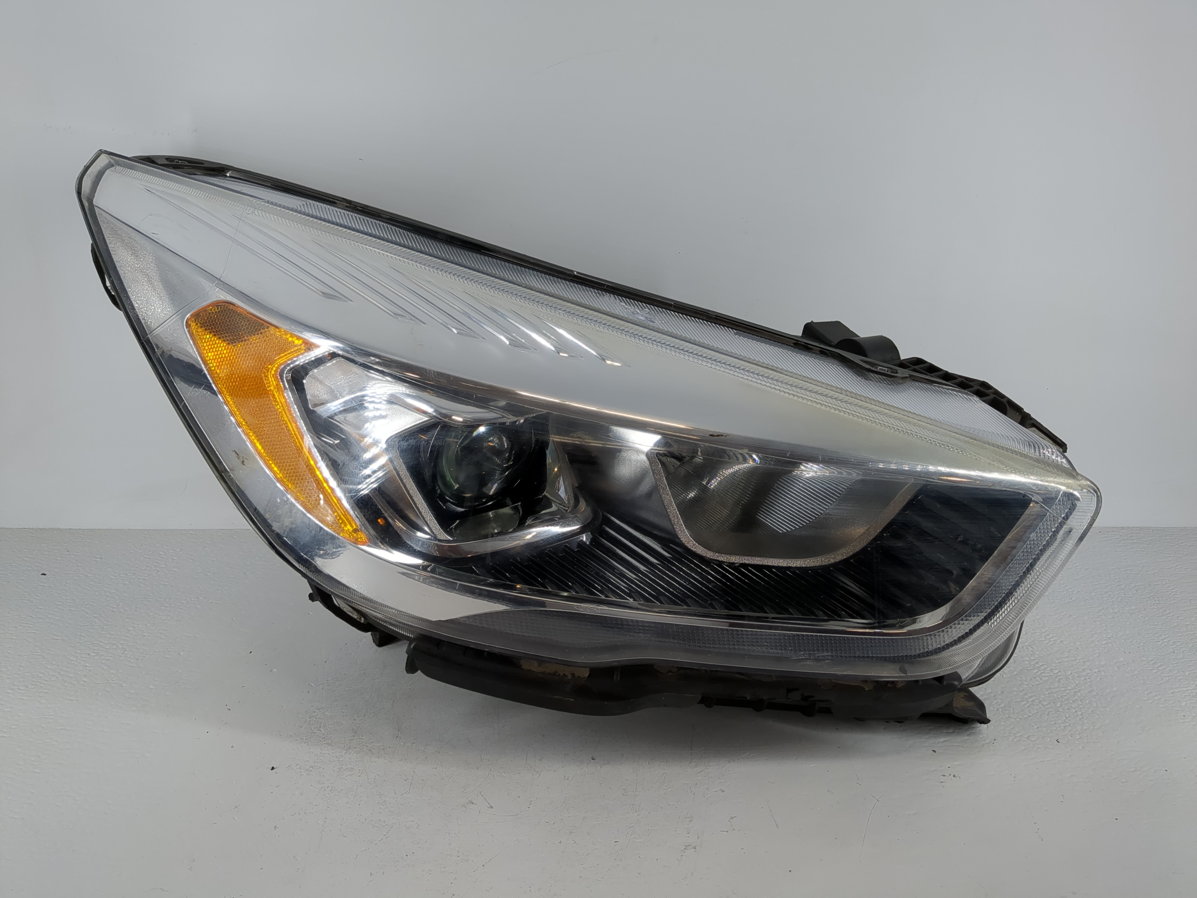 2017-2019 Ford Escape Driver Left Oem Head Light Headlight Lamp 1118165 - Oemusedautoparts1.com