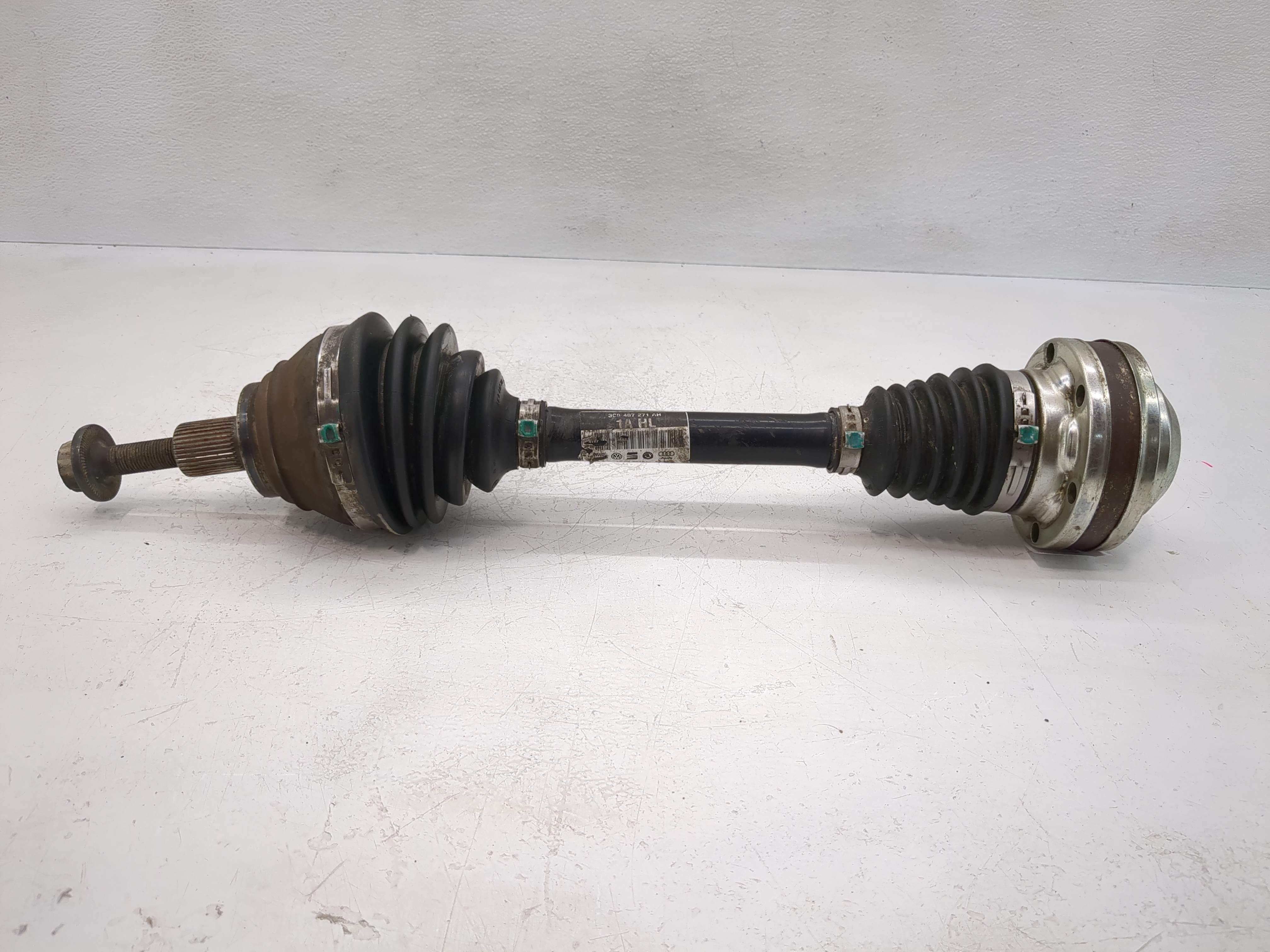 2009-2010 Volkswagen Cc Axle Shaft Front Driver Cv C/v 1118202 - Oemusedautoparts1.com