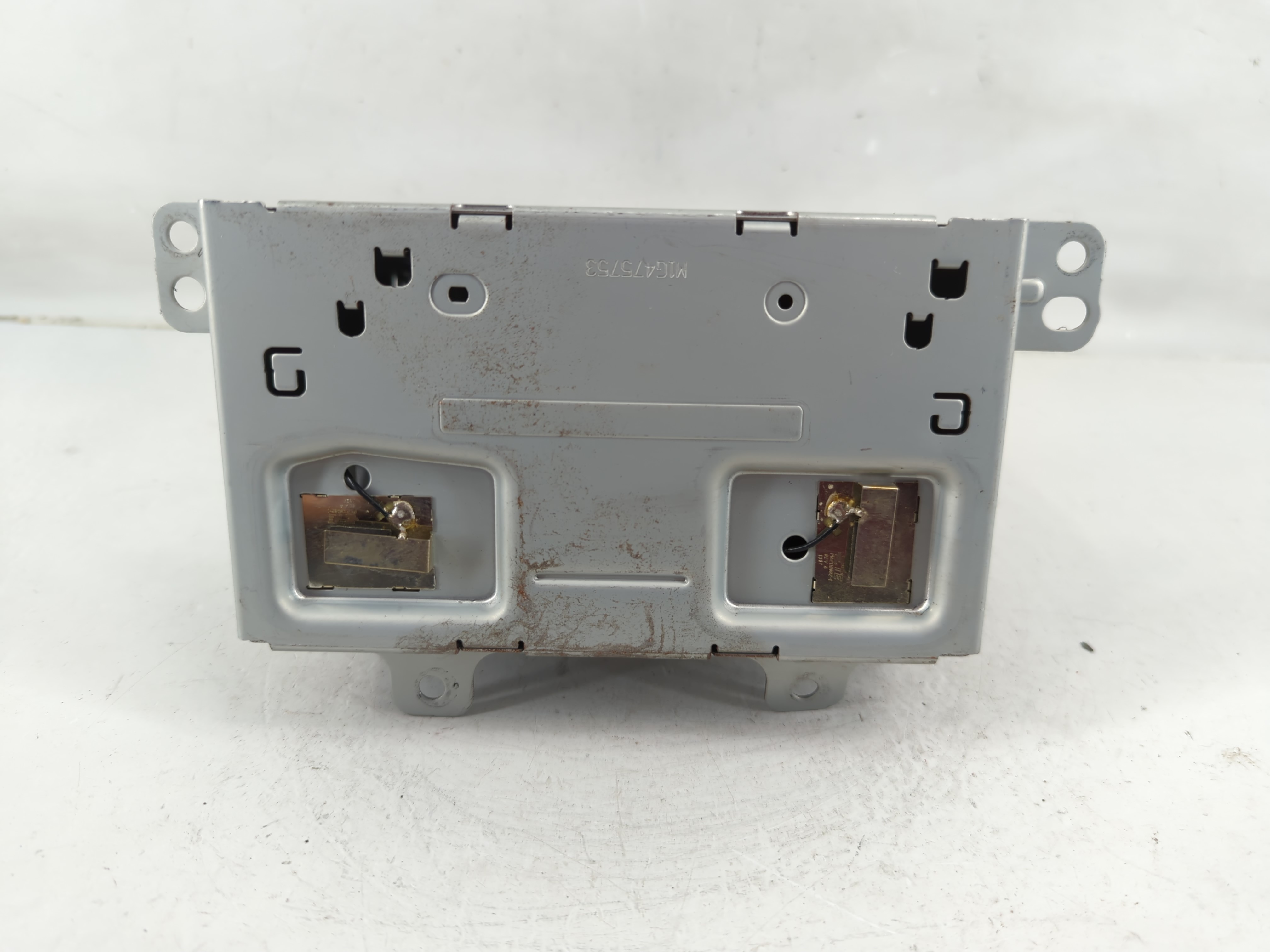 2013-2013 Chevrolet Camaro Am Fm Cd Player Radio Receiver 1118217 - Oemusedautoparts1.com