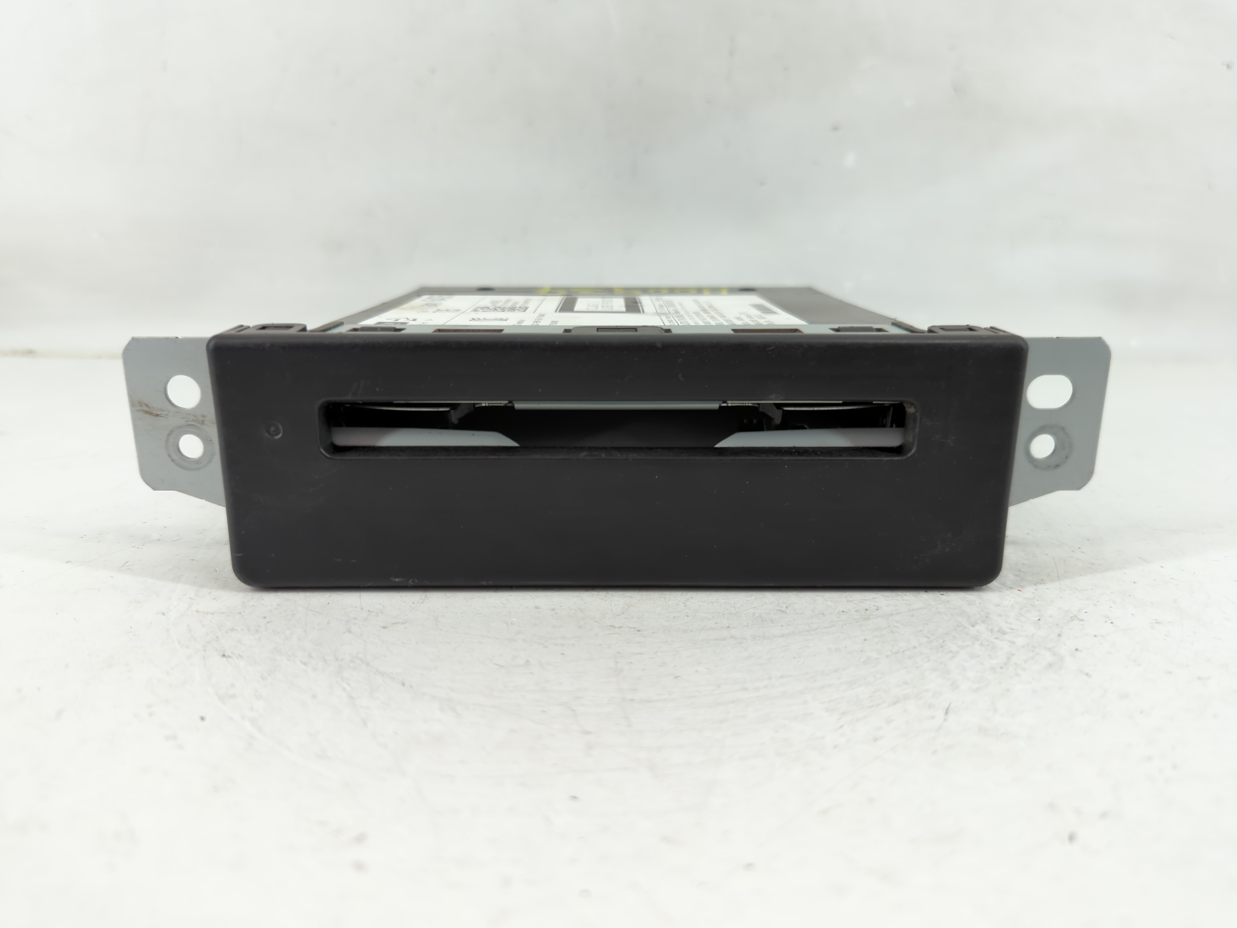 2015-2019 Chevrolet Silverado 1500 Am Fm Cd Player Radio Receiver 1118263 - Oemusedautoparts1.com