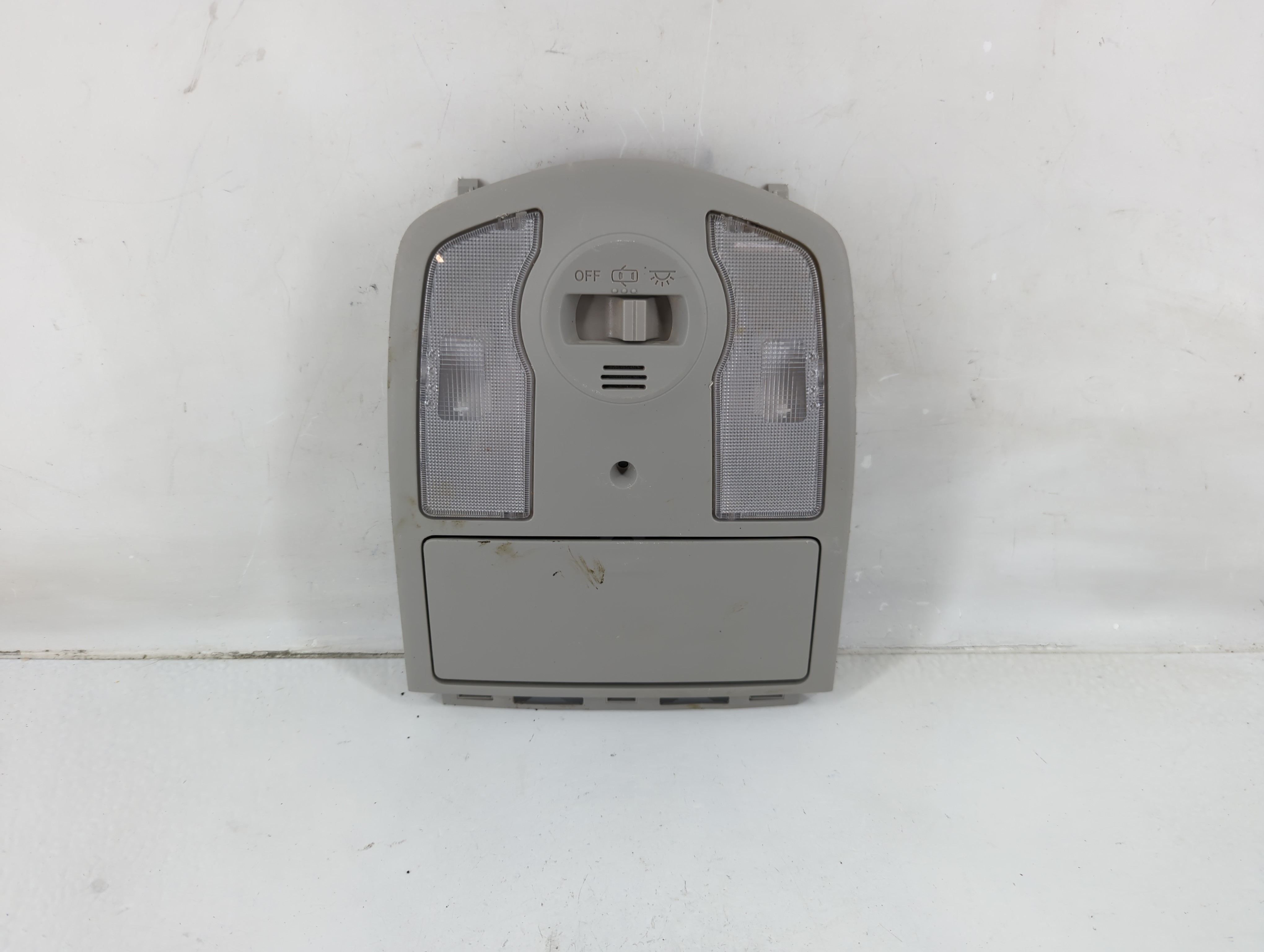 2015 Toyota Prius Overhead Roof Console 1118477 - Oemusedautoparts1.com