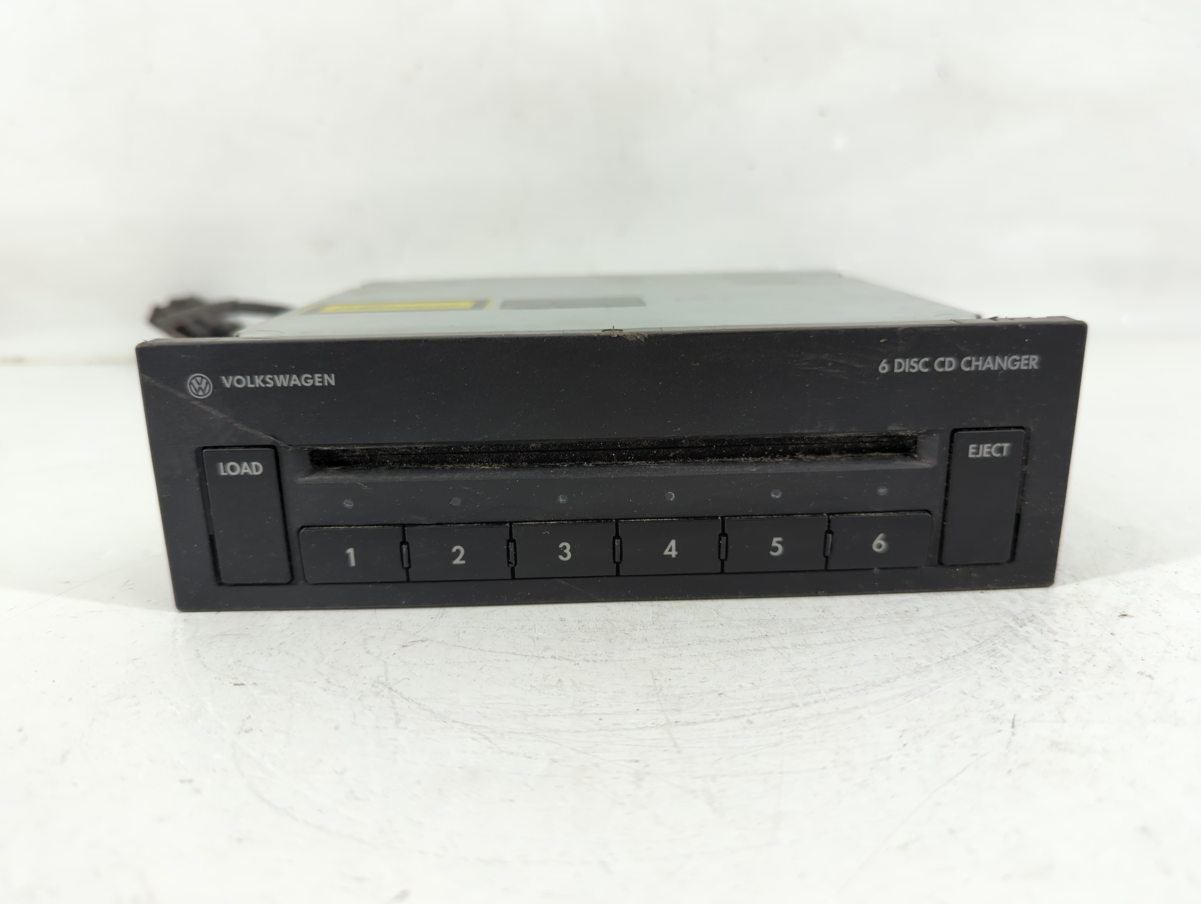 Picture of 2002-2005 Volkswagen Beetle Am Fm Cd Player Radio Receiver 1118486