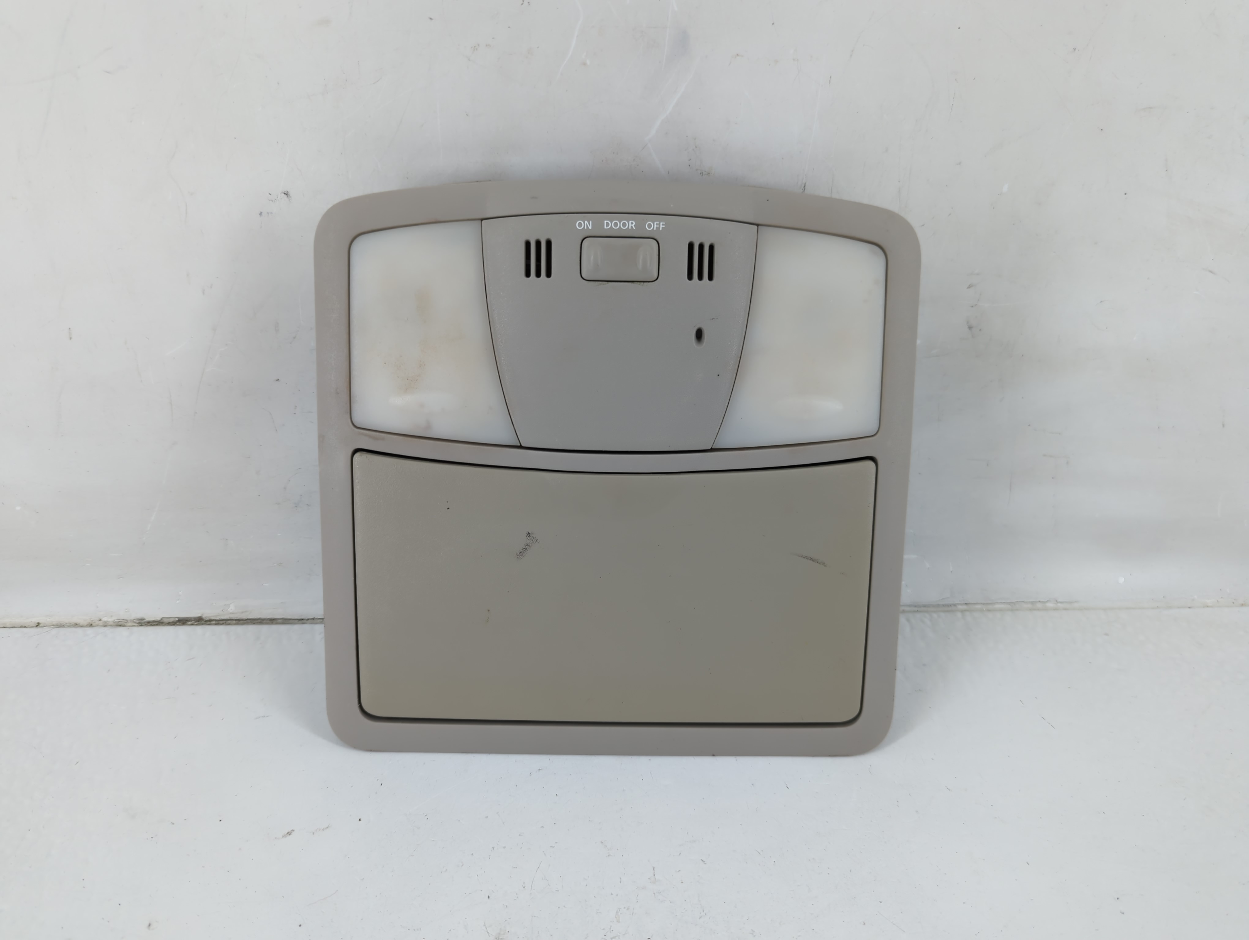 2012 Nissan Altima Overhead Roof Console 1118543 - Oemusedautoparts1.com