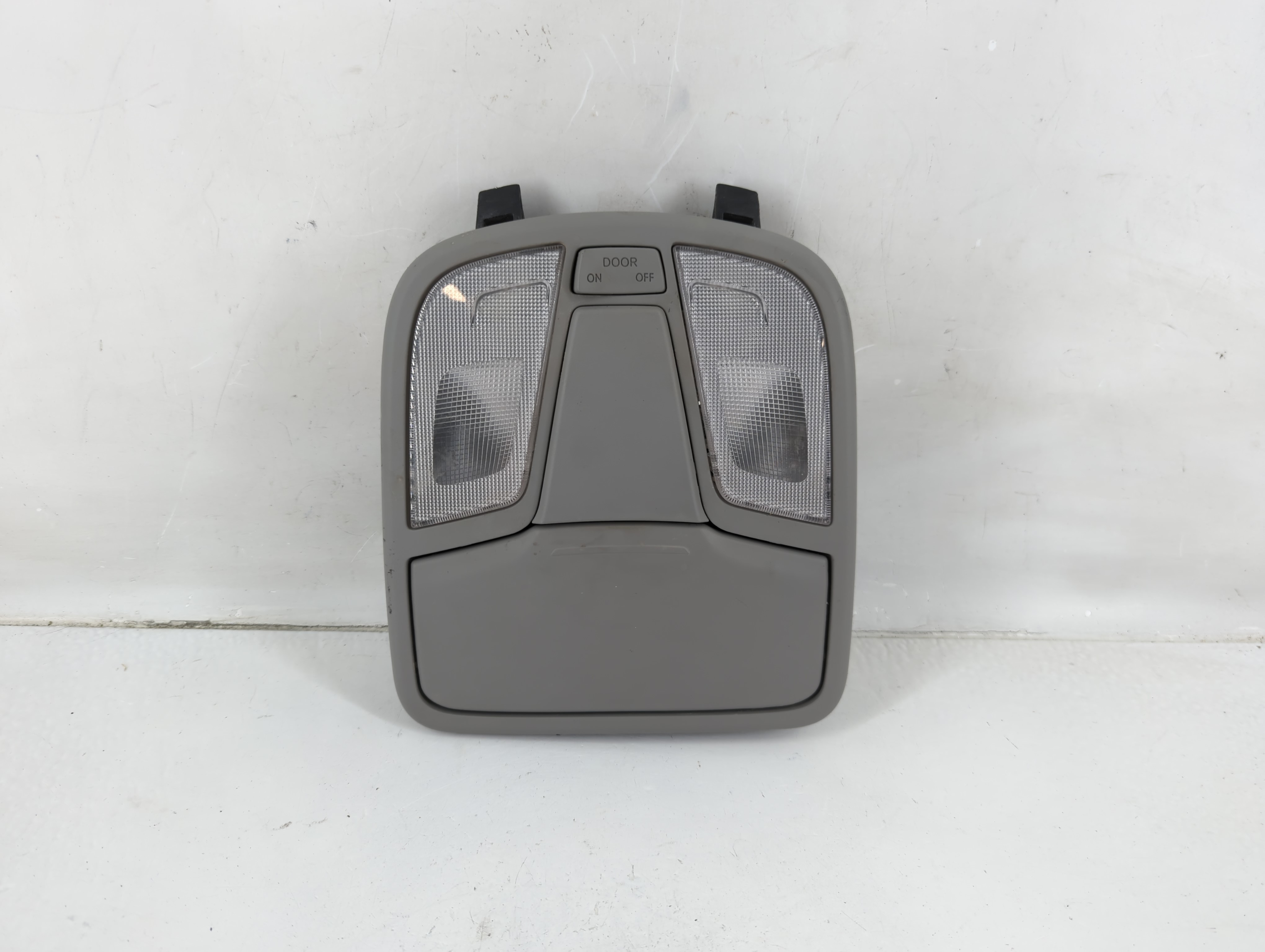 2013 Kia Optima Overhead Roof Console 1118544 - Oemusedautoparts1.com