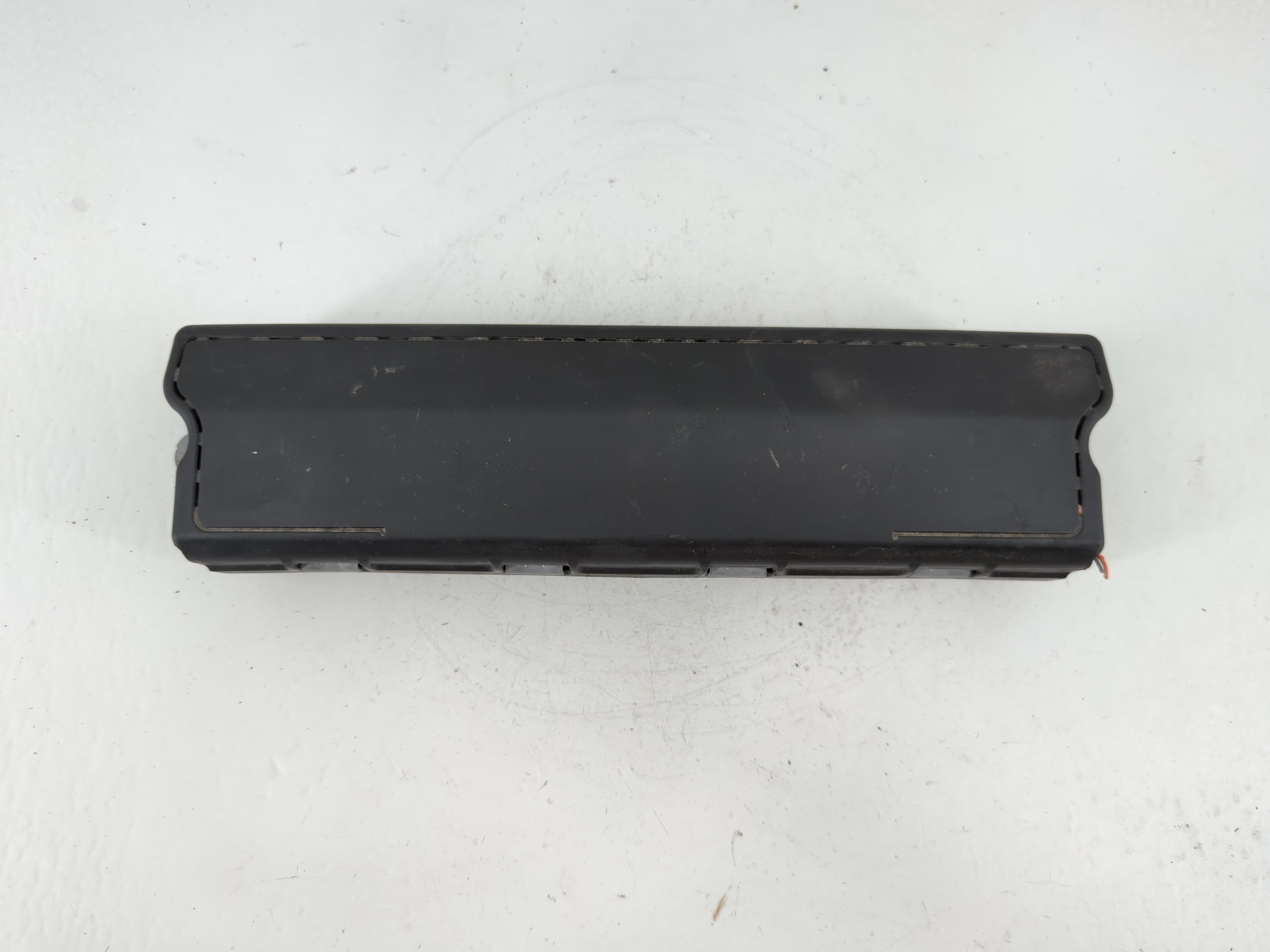 2016-2021 Chevrolet Camaro Air Bag Driver Left Knee Oem 1118779 - Oemusedautoparts1.com