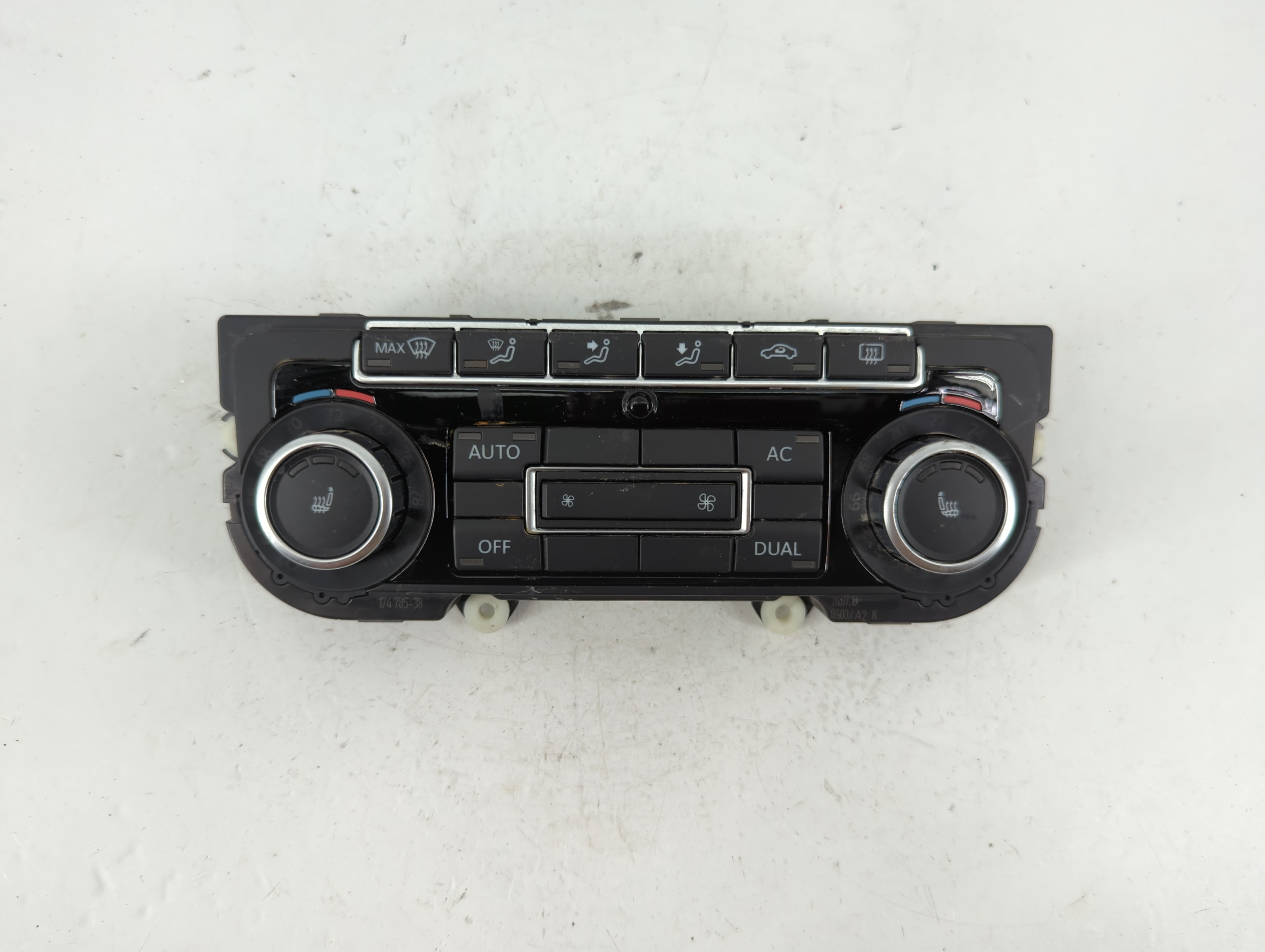 2010-2011 Volkswagen Tiguan Ac Heater Climate Control 5k0 907 044 Cf 1118808 - Oemusedautoparts1.com