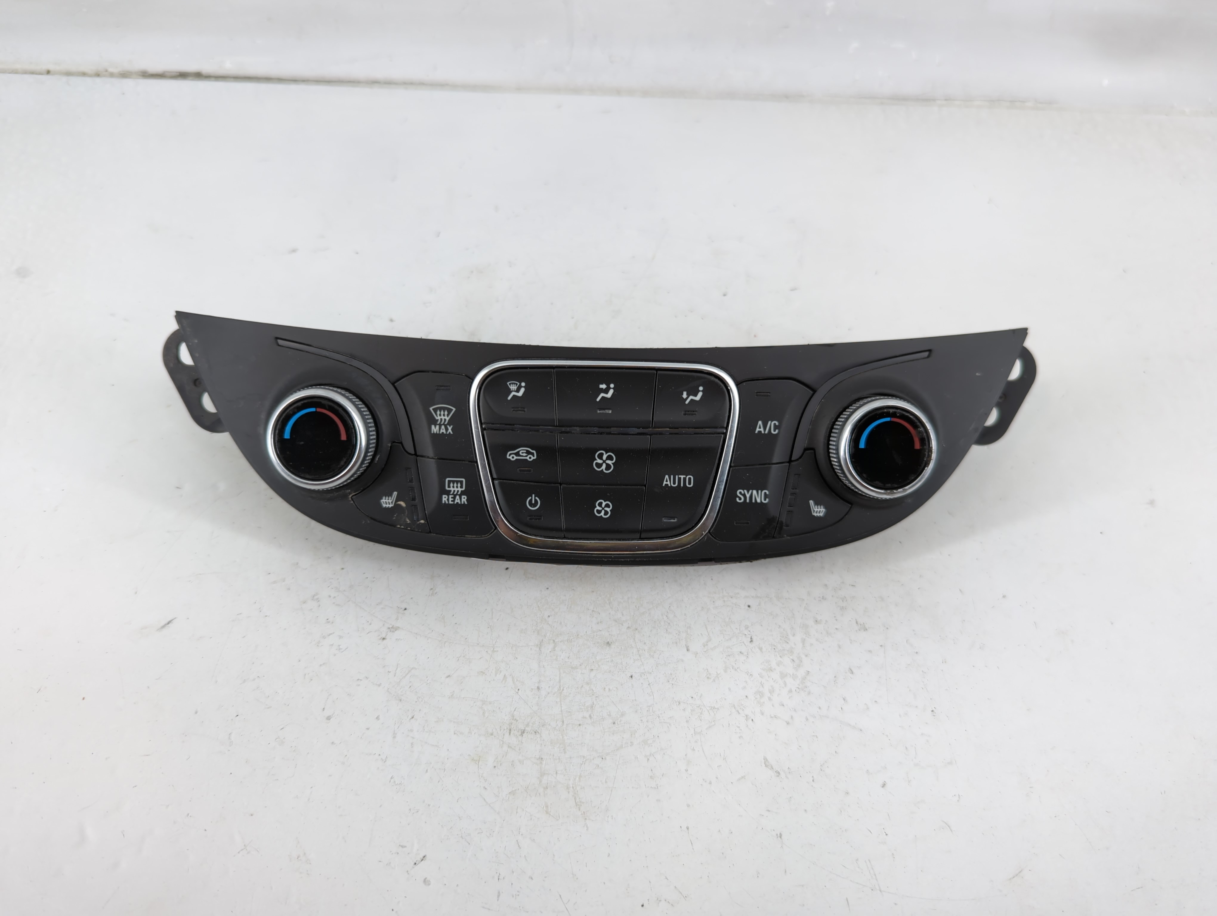 2018-2021 Chevrolet Malibu Ac Heater Climate Control 84684288 1118820 - Oemusedautoparts1.com