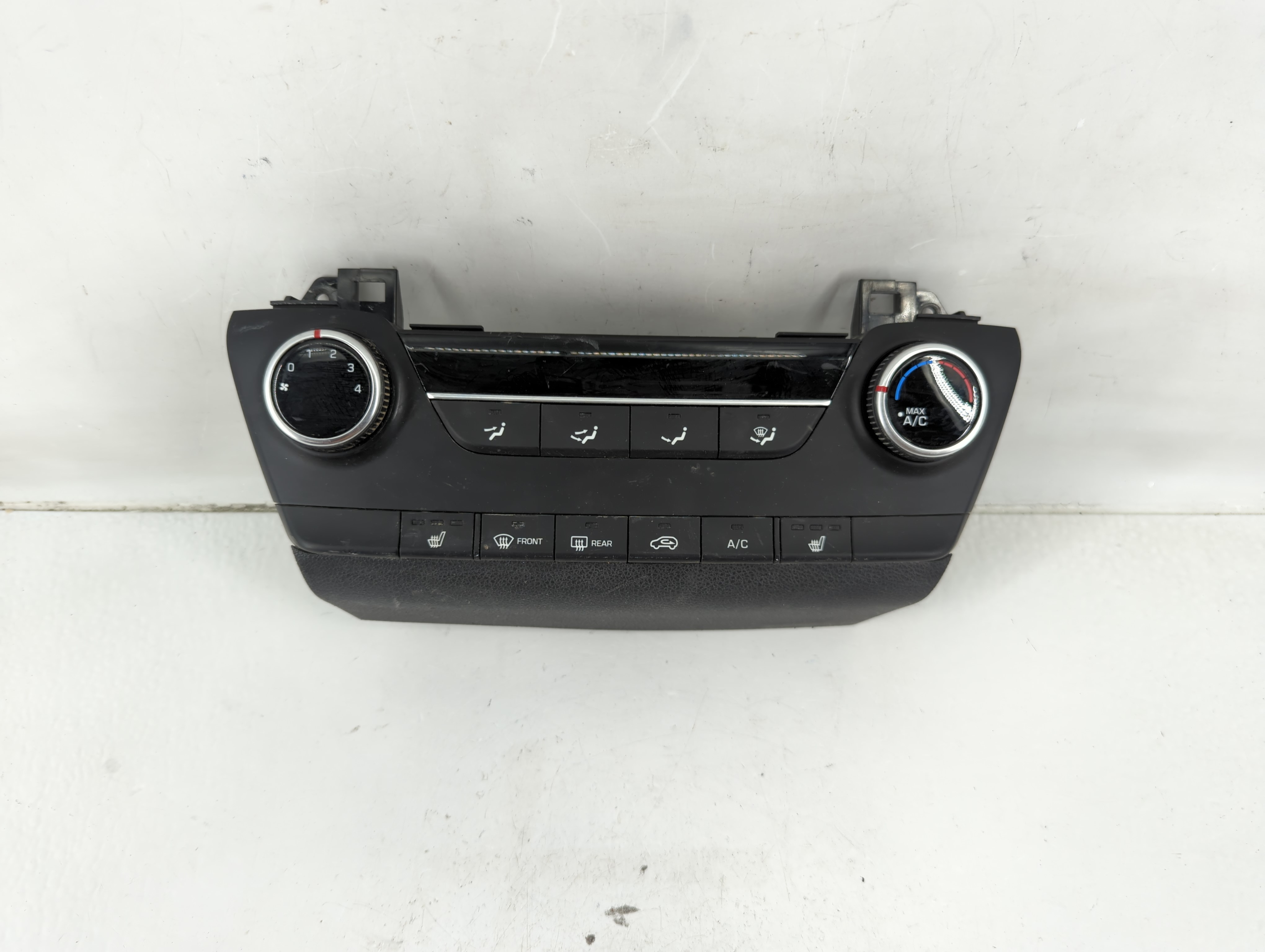2019-2021 Hyundai Tucson Ac Heater Climate Control 97250-d3am0 1118880 - Oemusedautoparts1.com