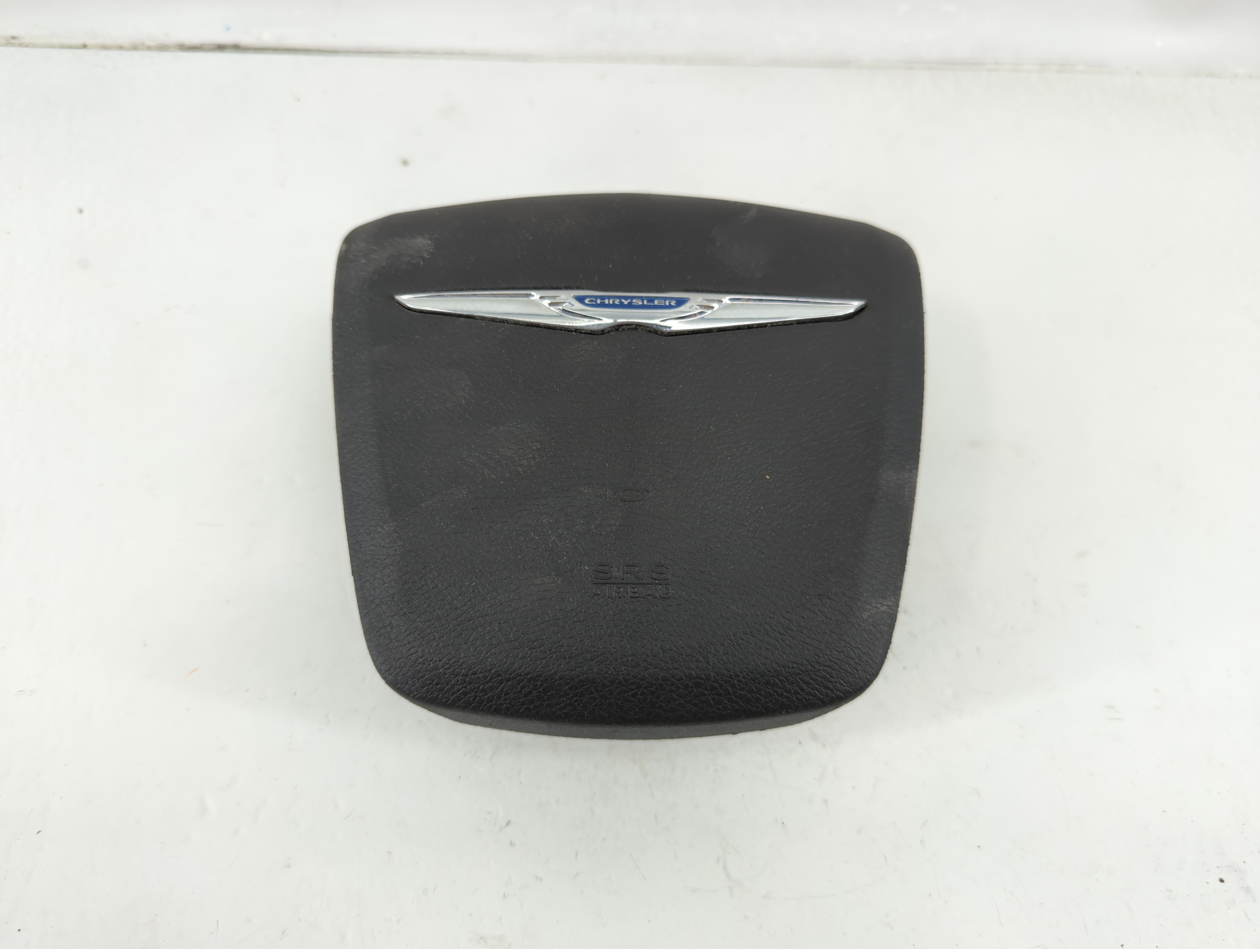 2013 Chrysler Town & Country Air Bag Driver Left Steering Wheel Mounted 1118910 - Oemusedautoparts1.com