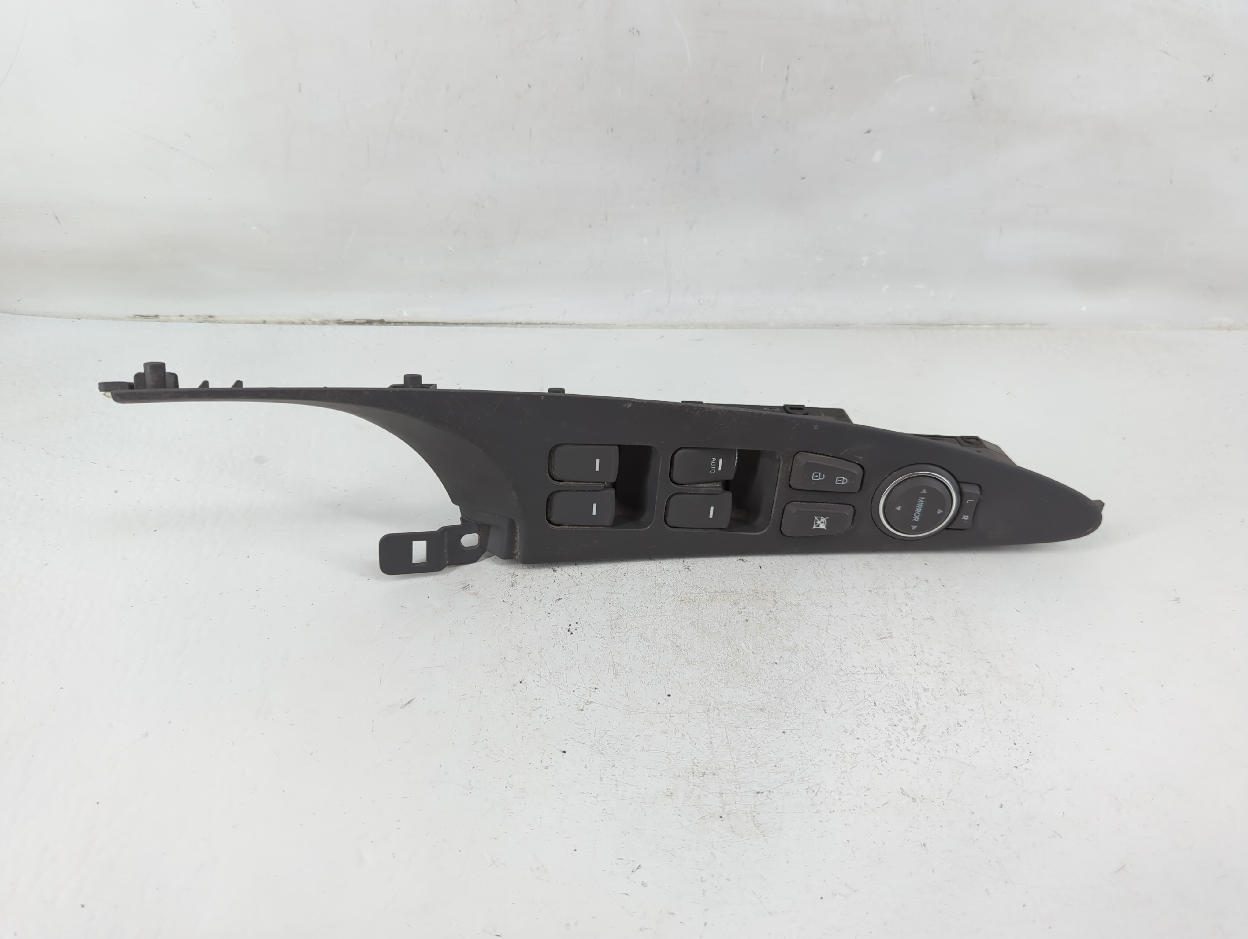 2011-2015 Hyundai Sonata Driver Left Door Master Power Window Switch 1118957 - Oemusedautoparts1.com