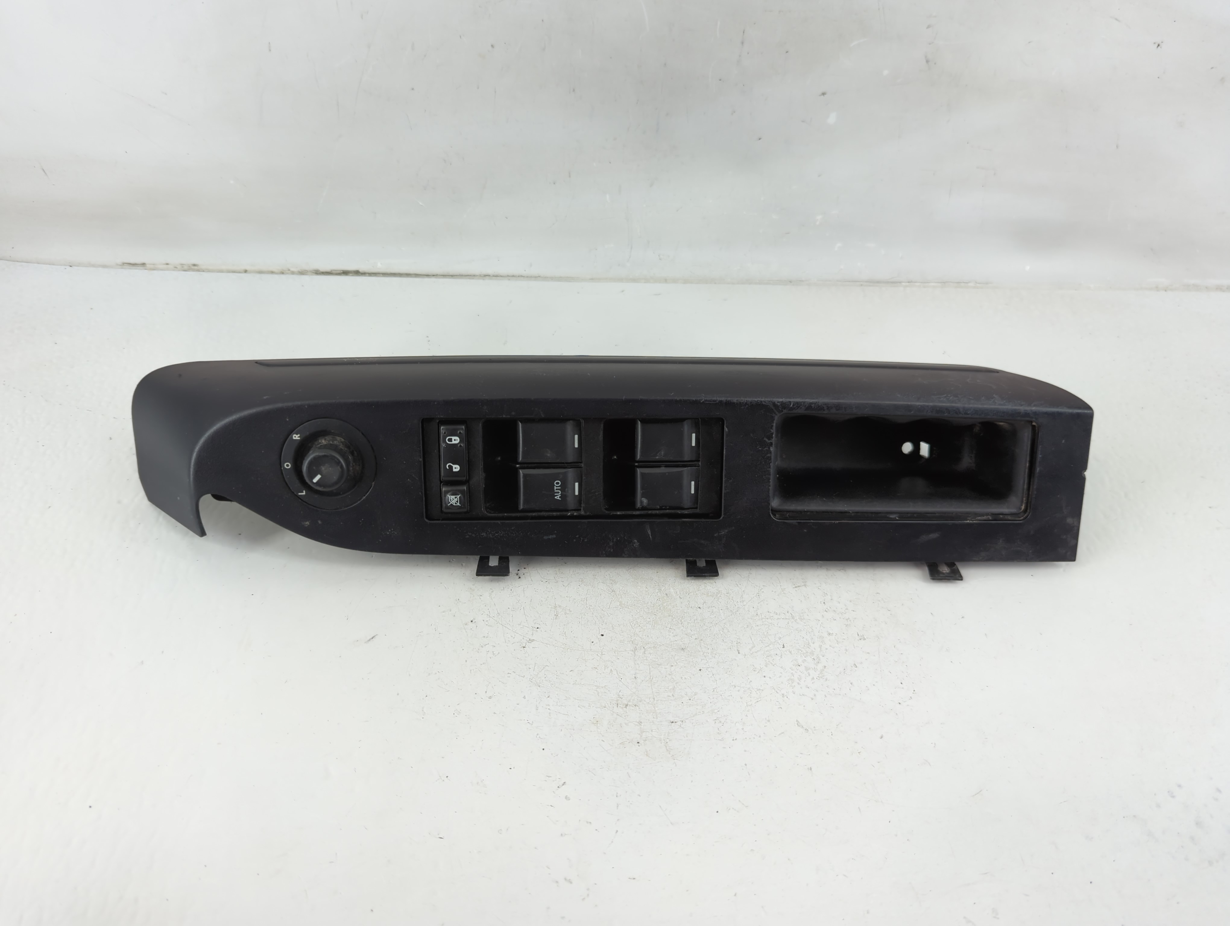 2011-2017 Jeep Patriot Driver Left Door Master Power Window Switch 1118960 - Oemusedautoparts1.com