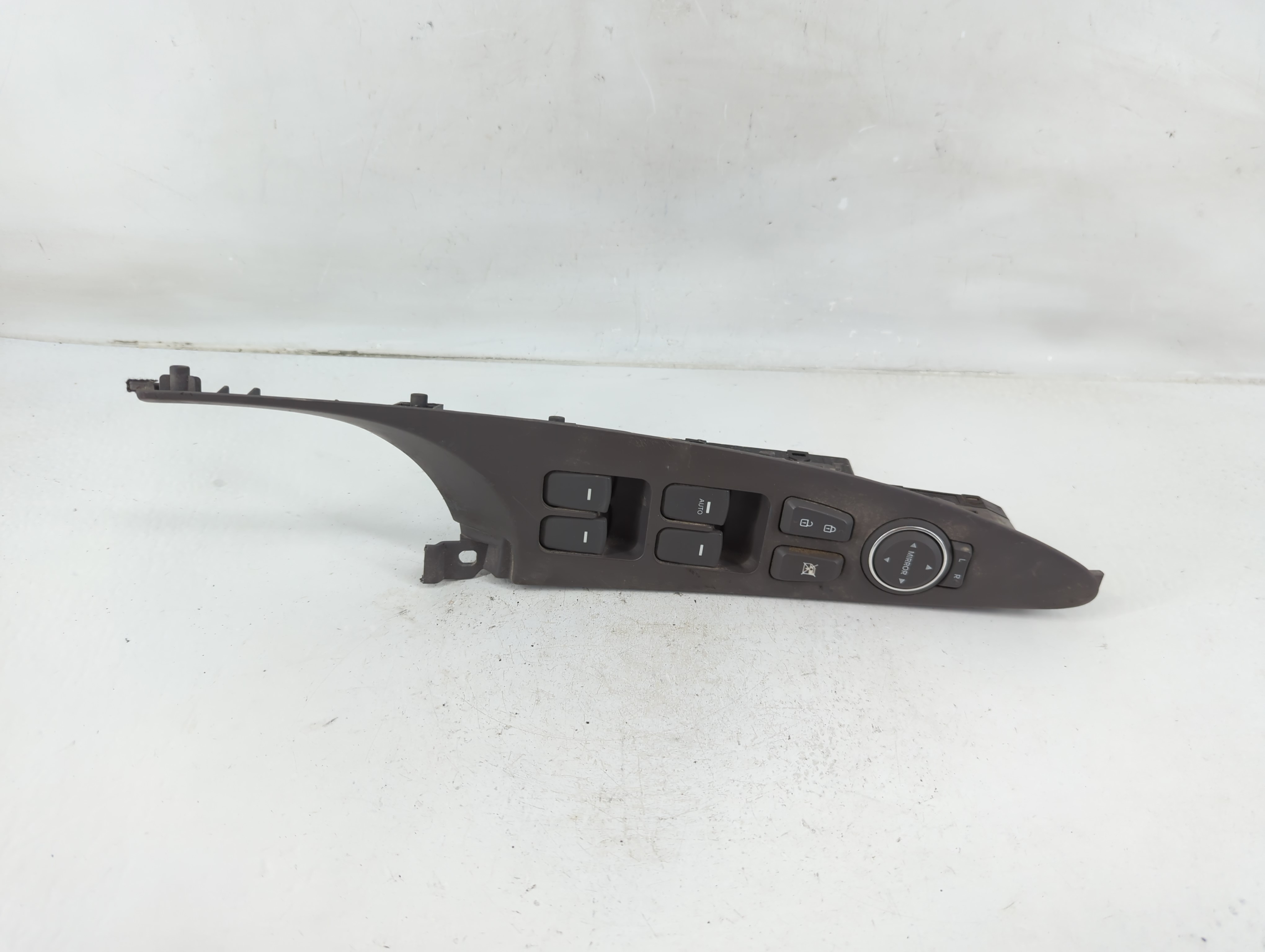 2015-2017 Hyundai Sonata Driver Left Door Master Power Window Switch 1118963 - Oemusedautoparts1.com