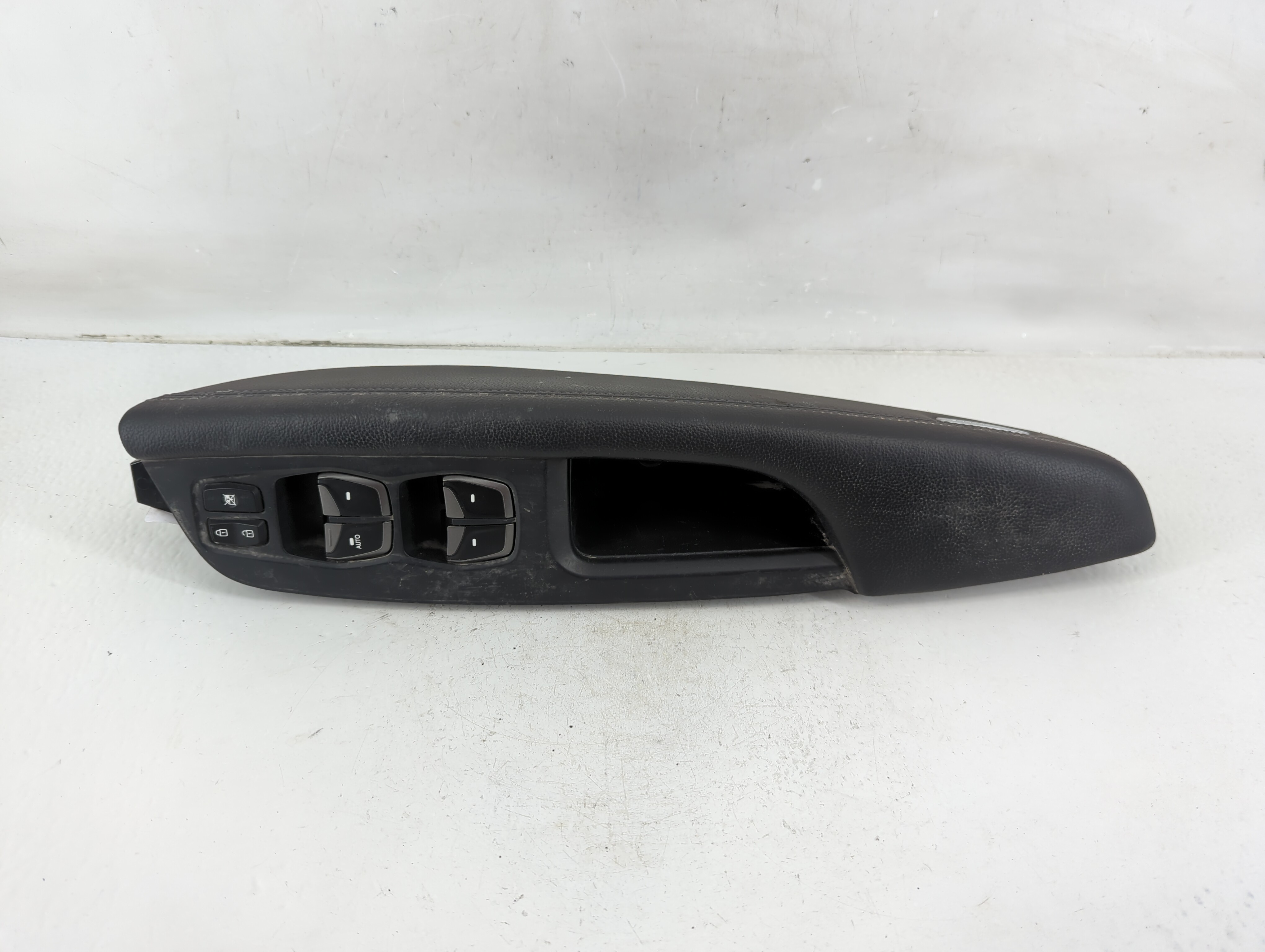 2013-2016 Hyundai Santa Fe Driver Left Door Master Power Window Switch 1119032 - Oemusedautoparts1.com