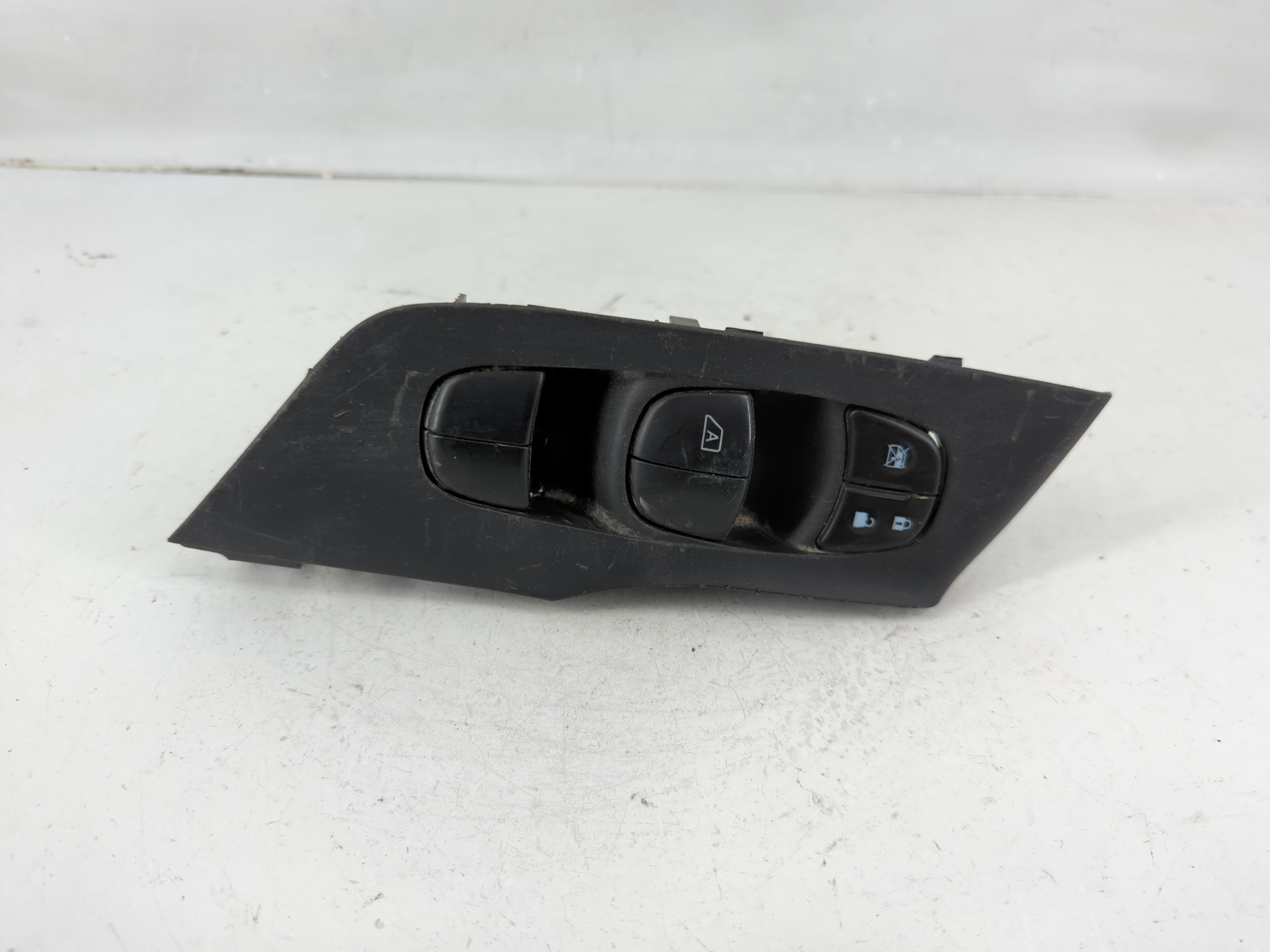 2013-2018 Nissan Altima Driver Left Door Master Power Window Switch 1119044 - Oemusedautoparts1.com