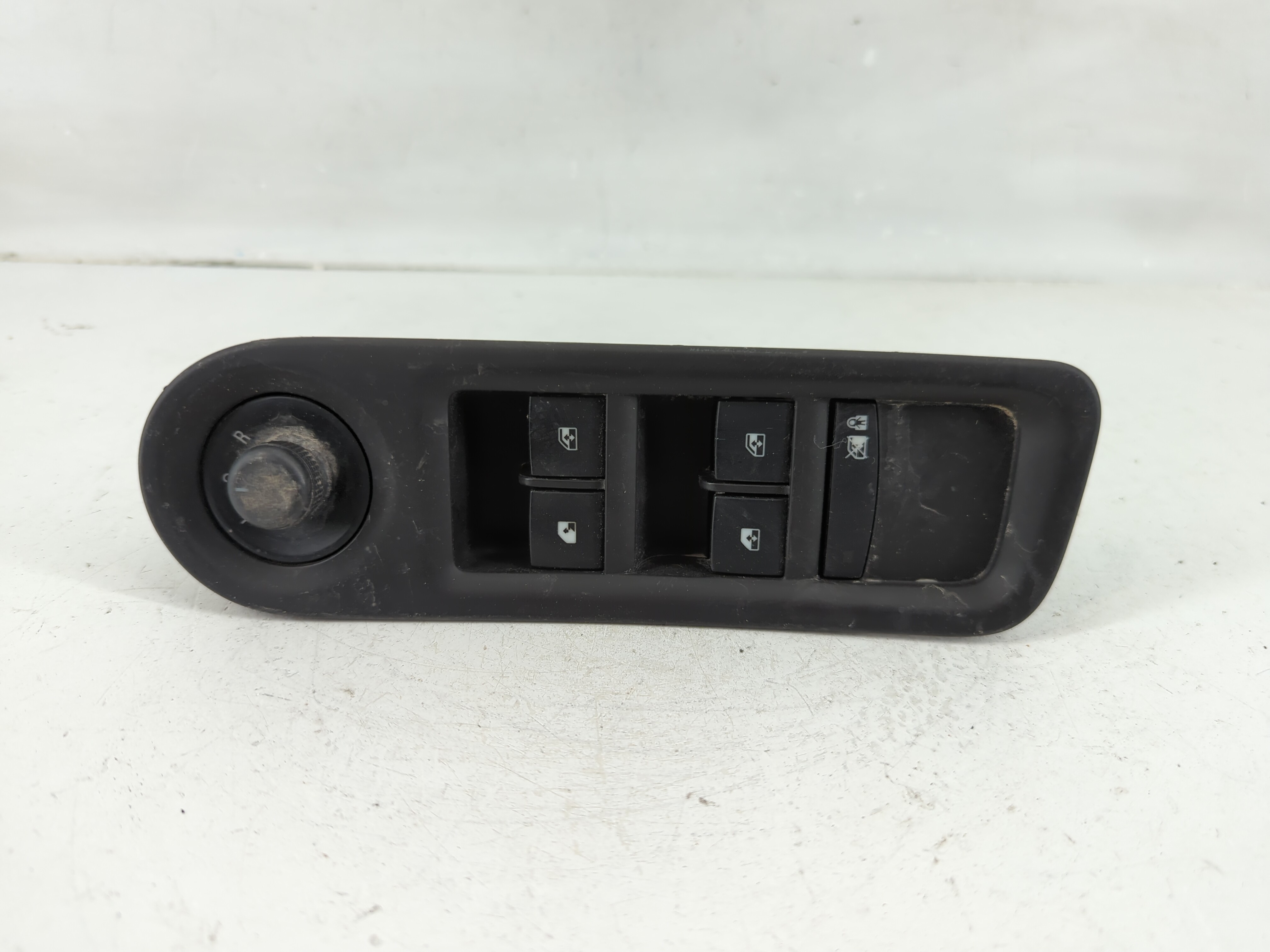 2014-2016 Buick Lacrosse Driver Left Door Master Power Window Switch 1119054 - Oemusedautoparts1.com