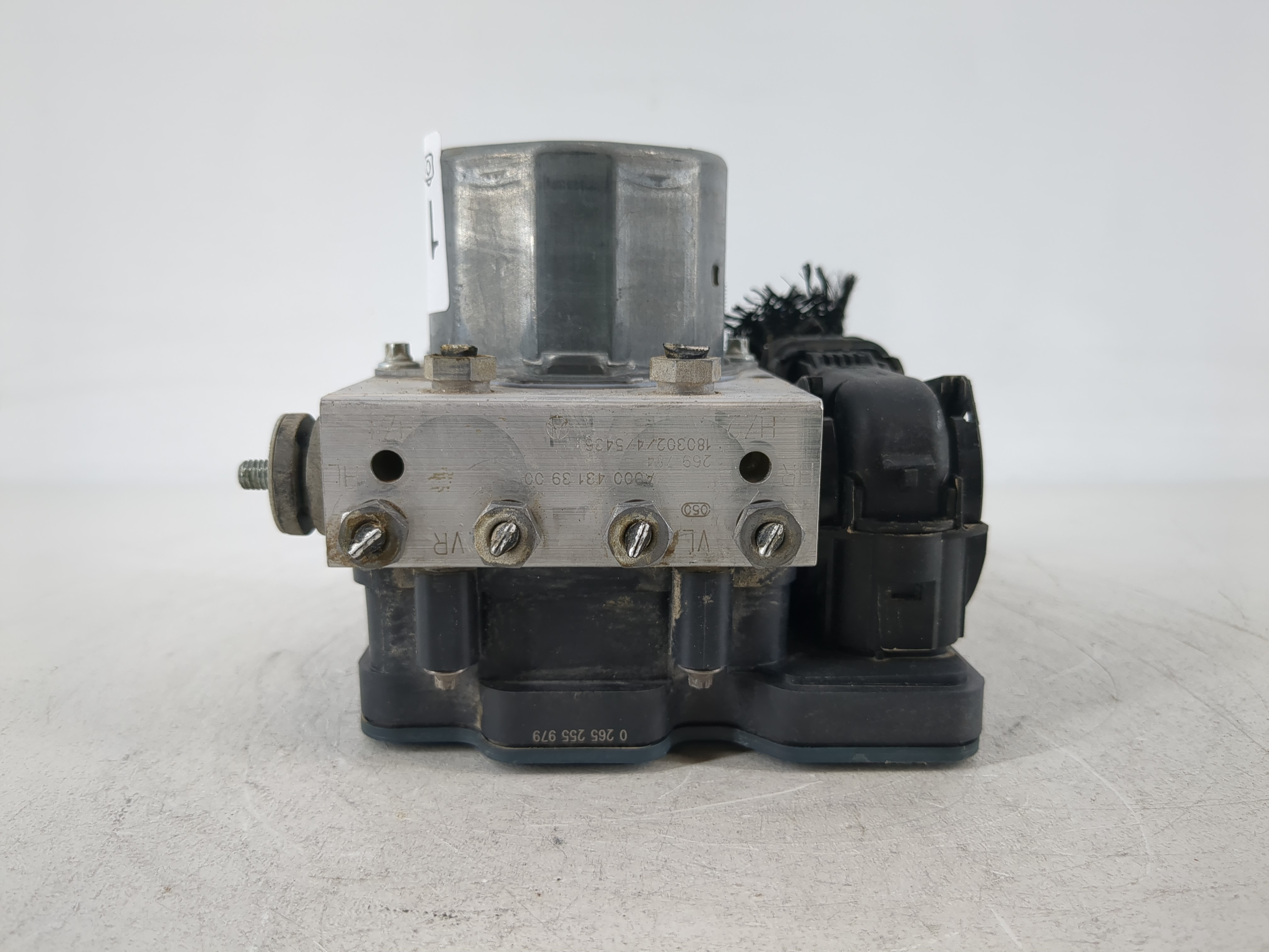 2015-2020 Mercedes-benz Gla250 Abs Pump Control Module 1119152 - Oemusedautoparts1.com