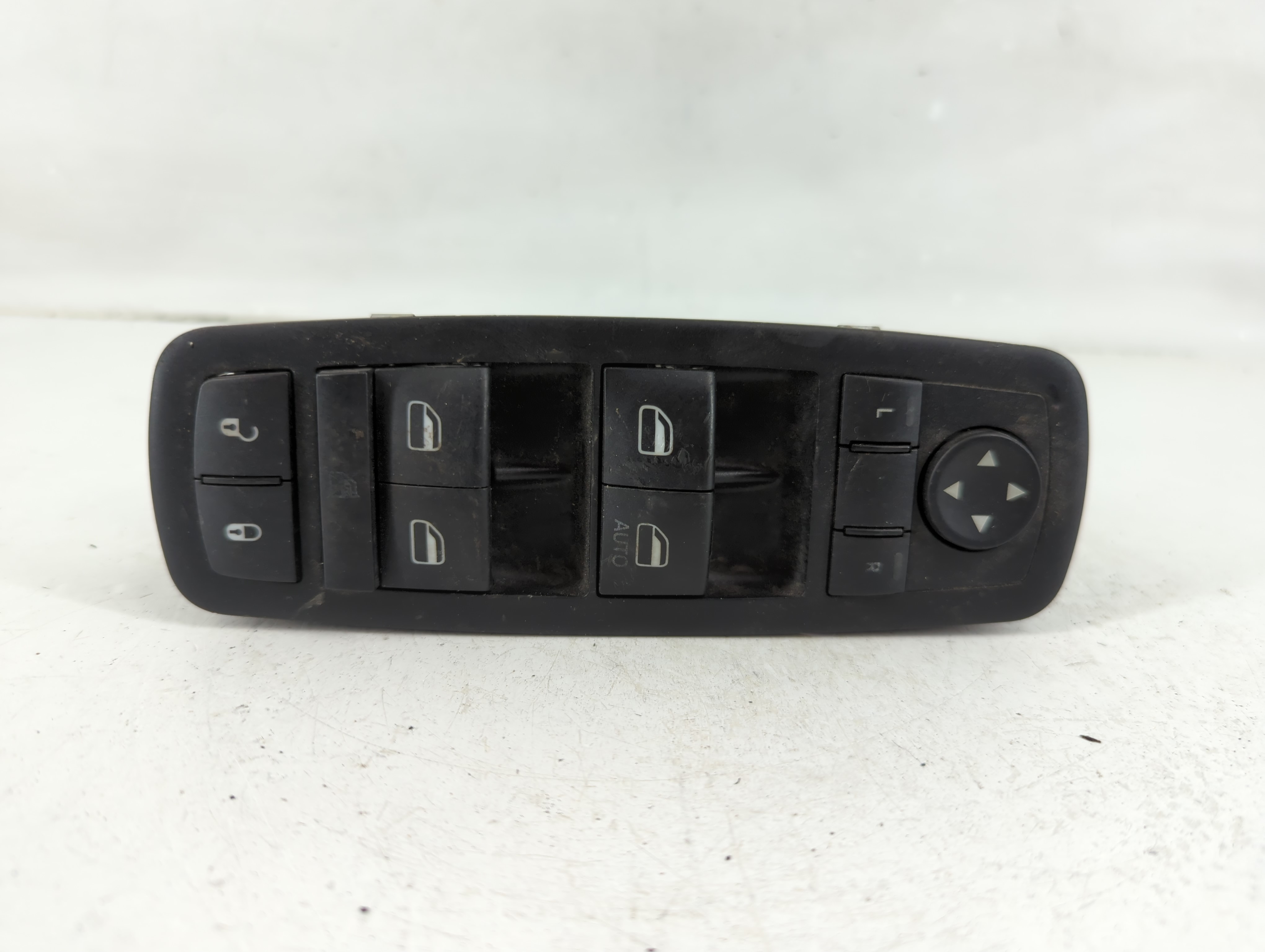 Picture of Dodge Ram 1500 Driver Left Door Master Power Window Switch 68110866aa 1119165