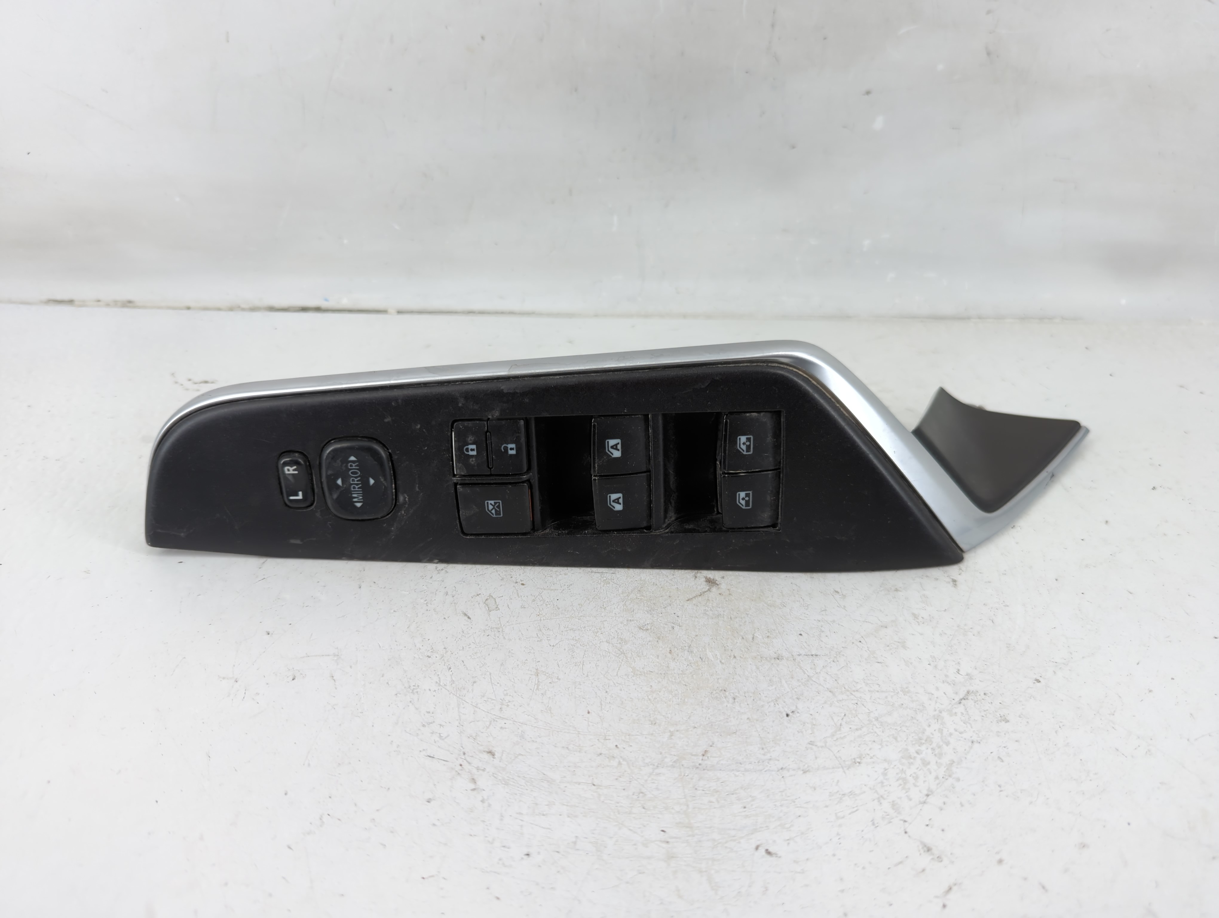 2015-2017 Toyota Camry Driver Left Door Master Power Window Switch 1119211 - Oemusedautoparts1.com