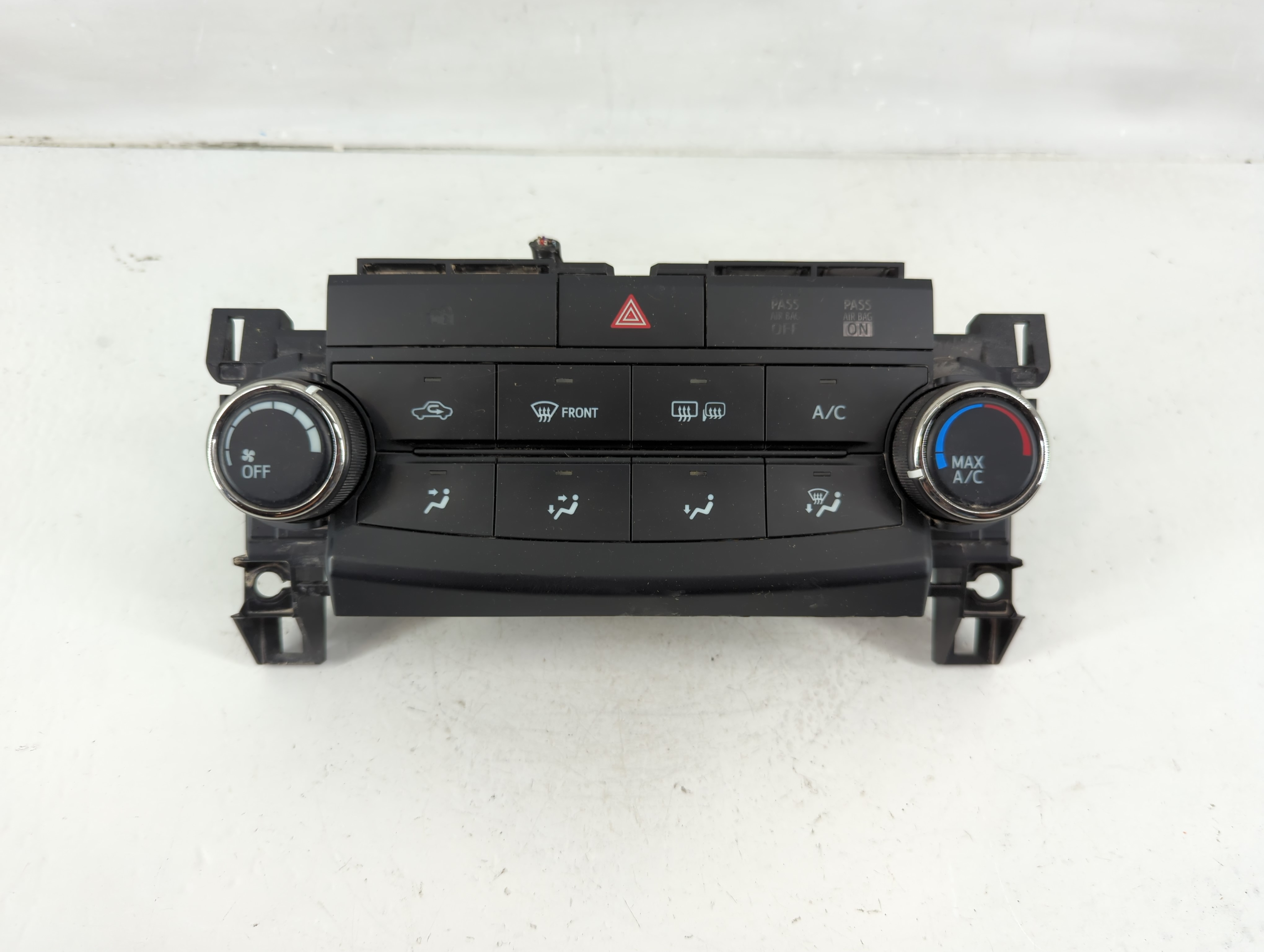 2015-2017 Toyota Camry Ac Heater Climate Control 55900-06320 1119314 - Oemusedautoparts1.com