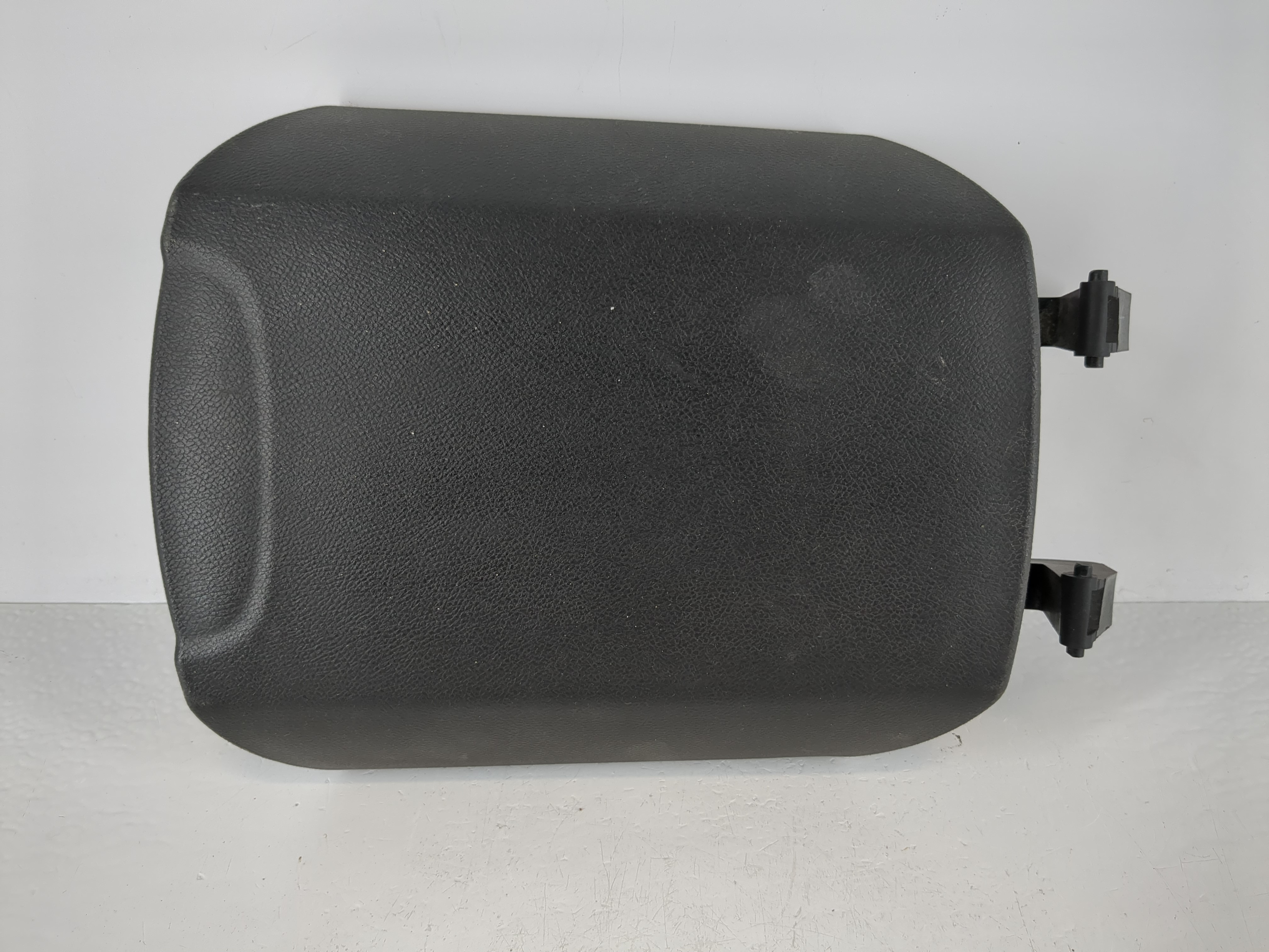 2013-2014 Chevrolet Camaro Center Console Armrest Cover Lid Black 1119334 - Oemusedautoparts1.com