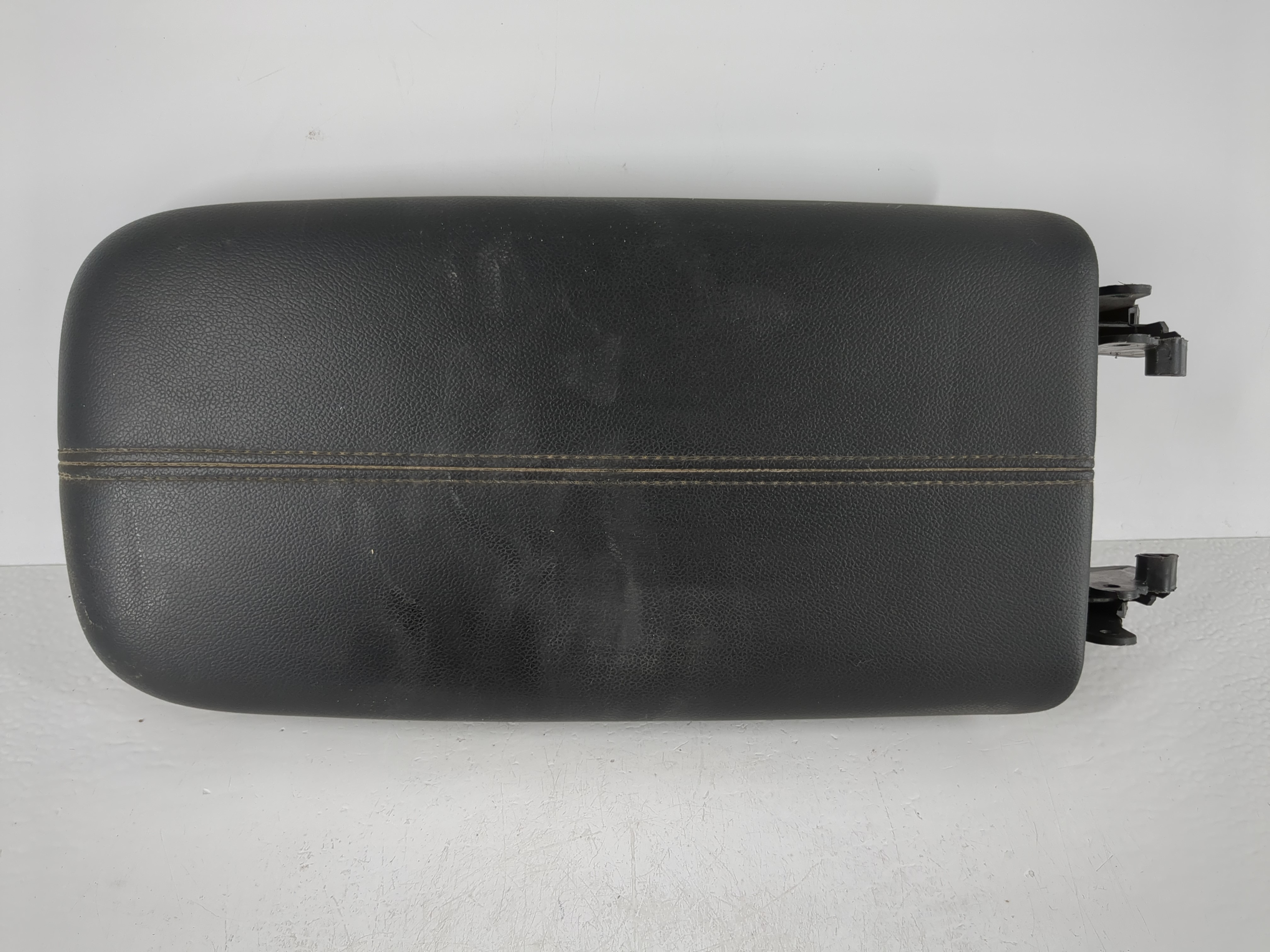 2018-2022 Chevrolet Equinox Center Console Armrest Cover Lid Black 1119364 - Oemusedautoparts1.com