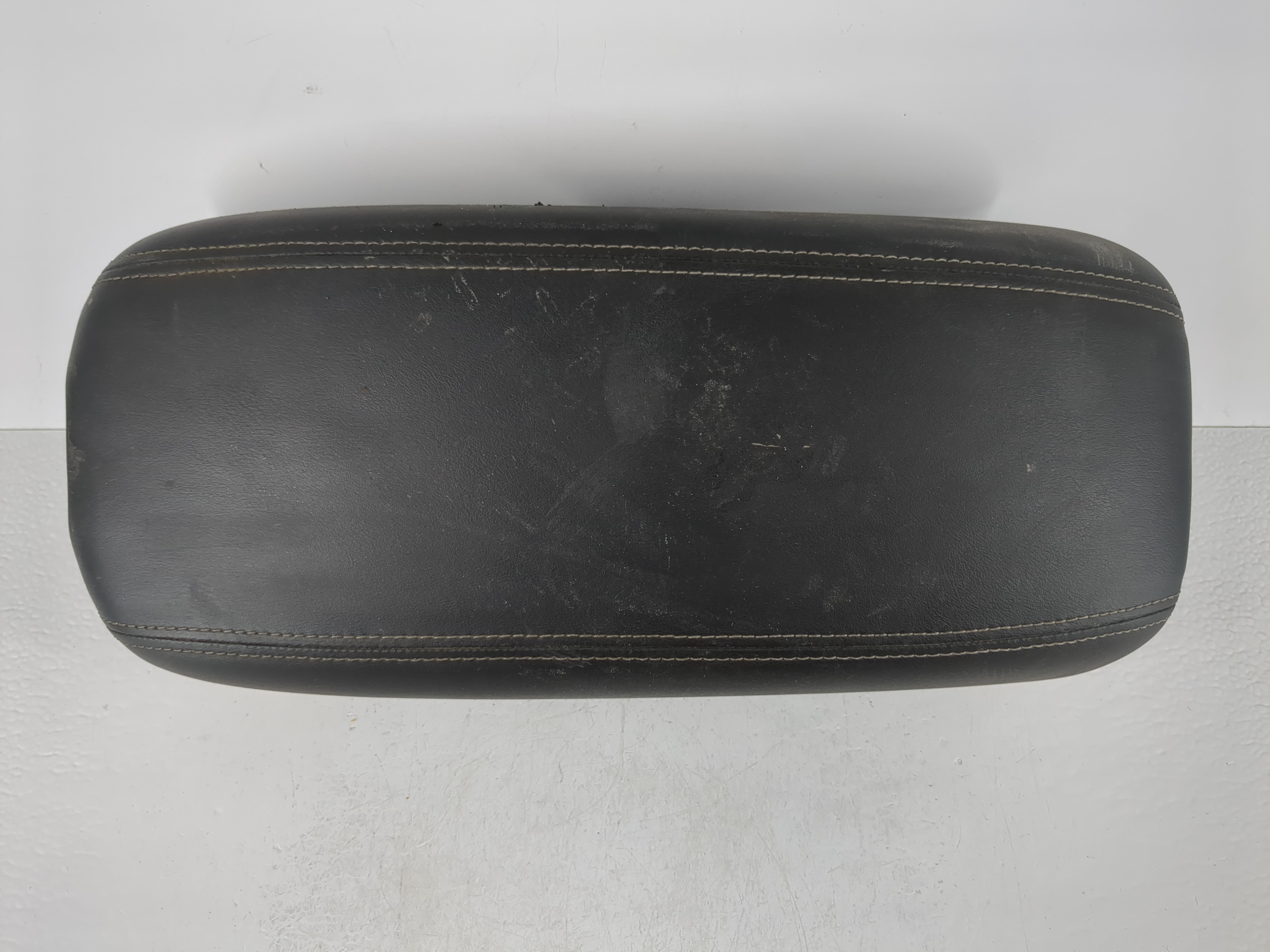 2015-2016 Buick Lacrosse Center Console Armrest Cover Lid Black 1119399 - Oemusedautoparts1.com
