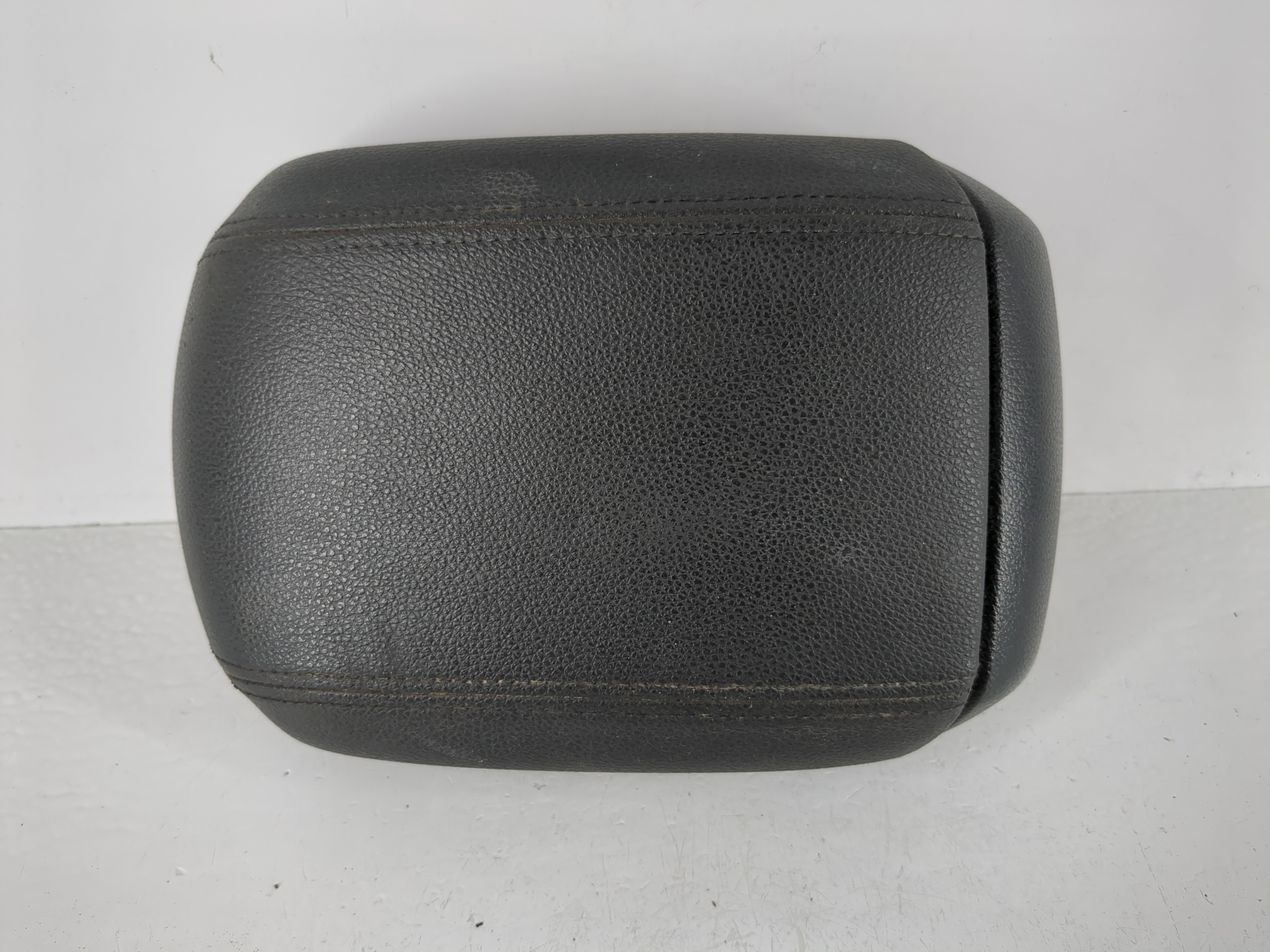 2015 Chevrolet Cruze Center Console Armrest Cover Lid Black 1119443 - Oemusedautoparts1.com