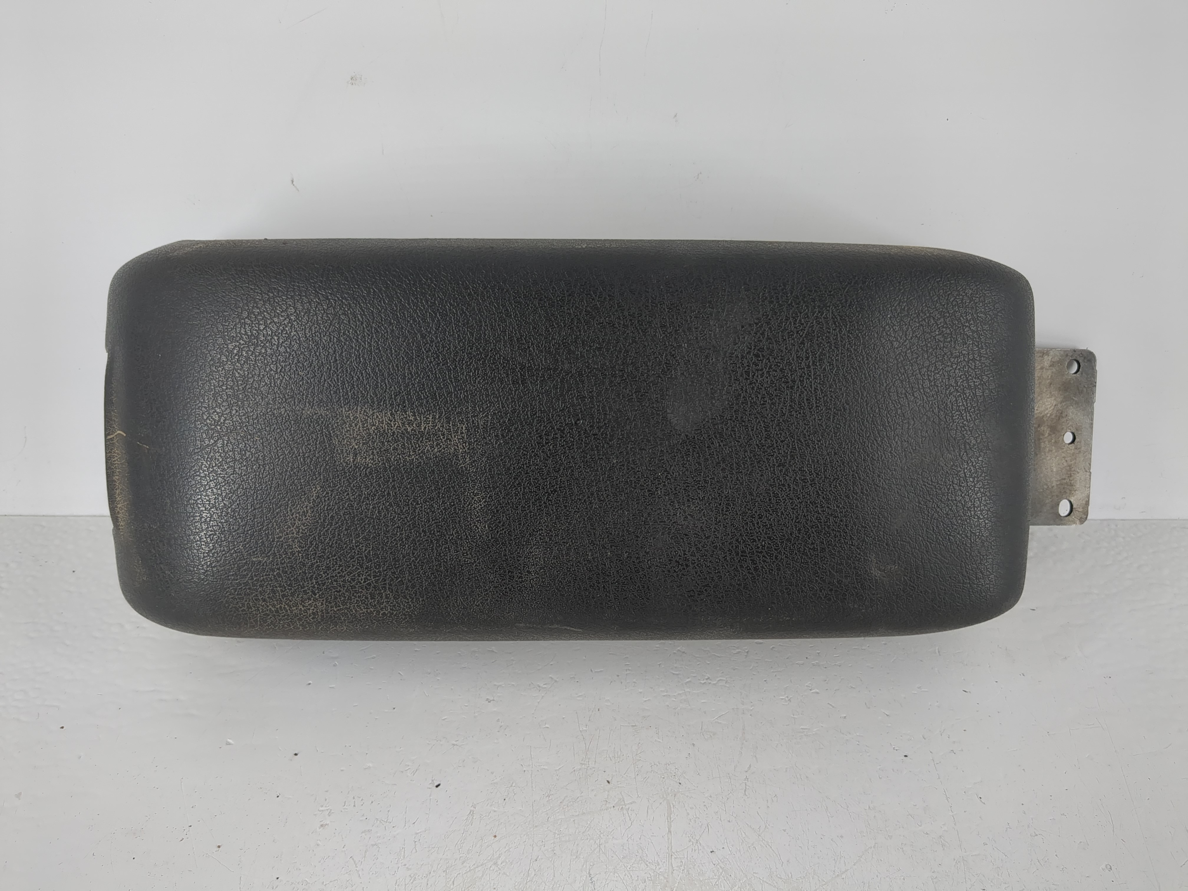 2015 Jeep Compass Center Console Armrest Cover Lid Black 1119444 - Oemusedautoparts1.com