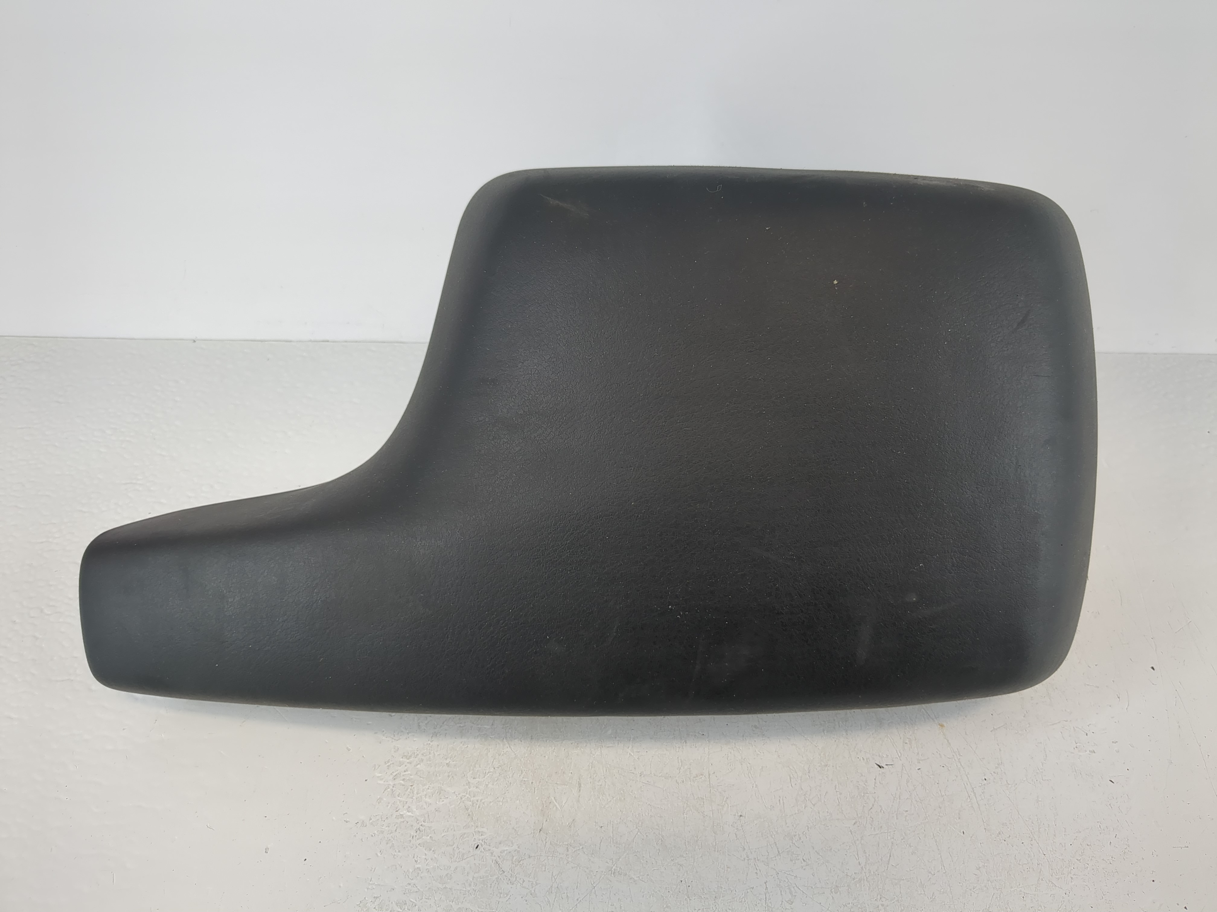 2016-2016 Mazda Cx-5 Center Console Armrest Cover Lid Black 1119469 - Oemusedautoparts1.com